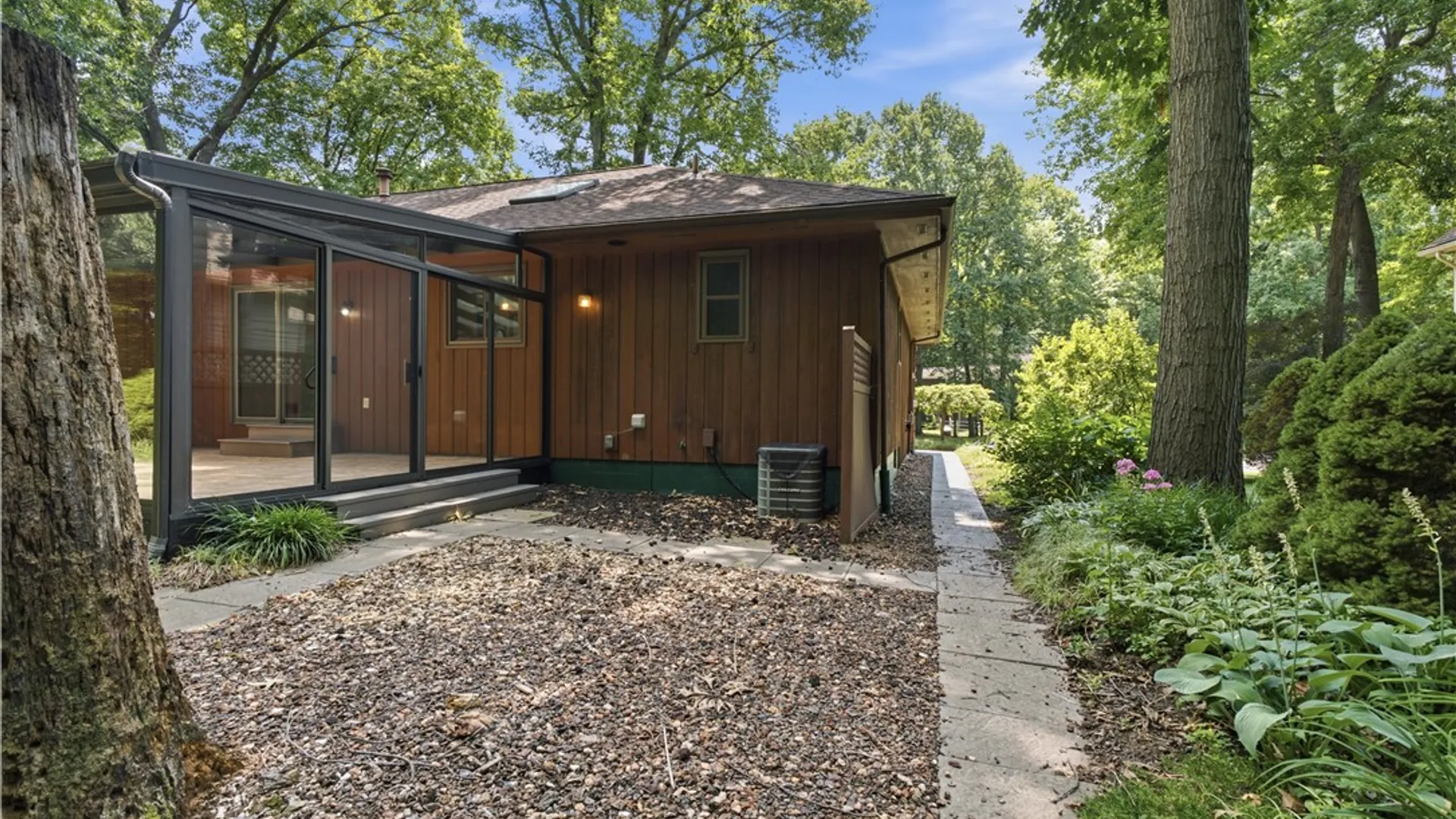 Property at 10 Woodbriar Lane, Chili, NY 14624 43