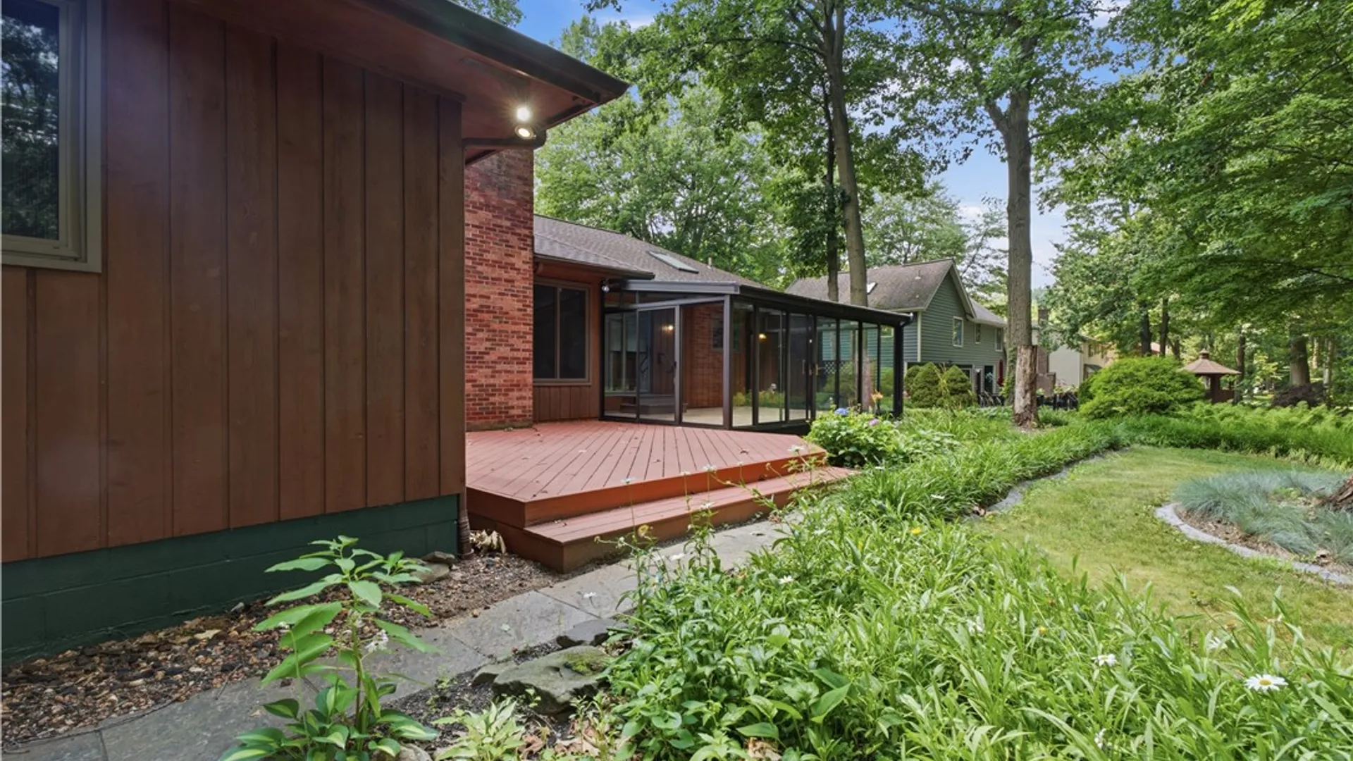 Property at 10 Woodbriar Lane, Chili, NY 14624 45