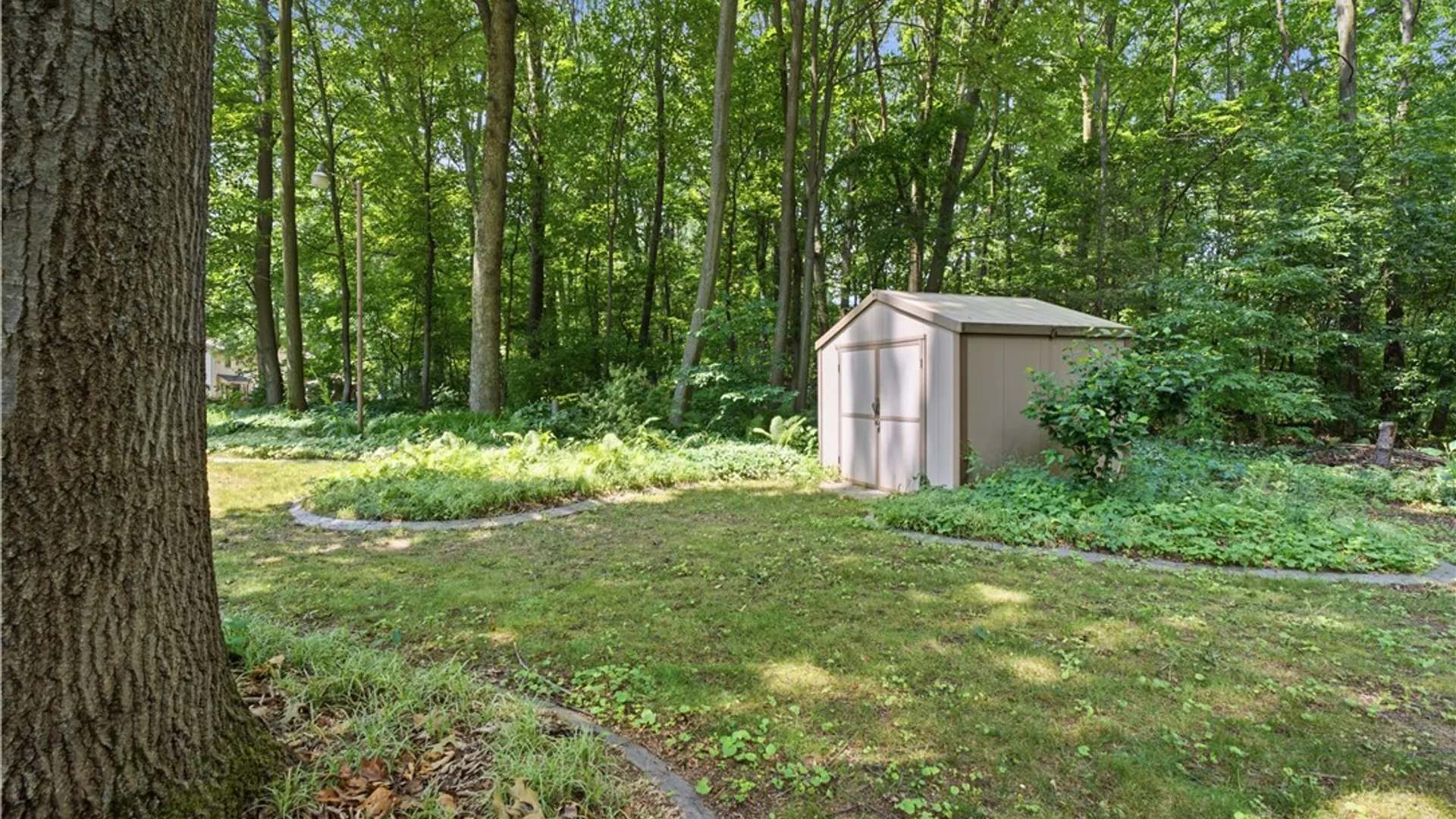 Property at 10 Woodbriar Lane, Chili, NY 14624 47