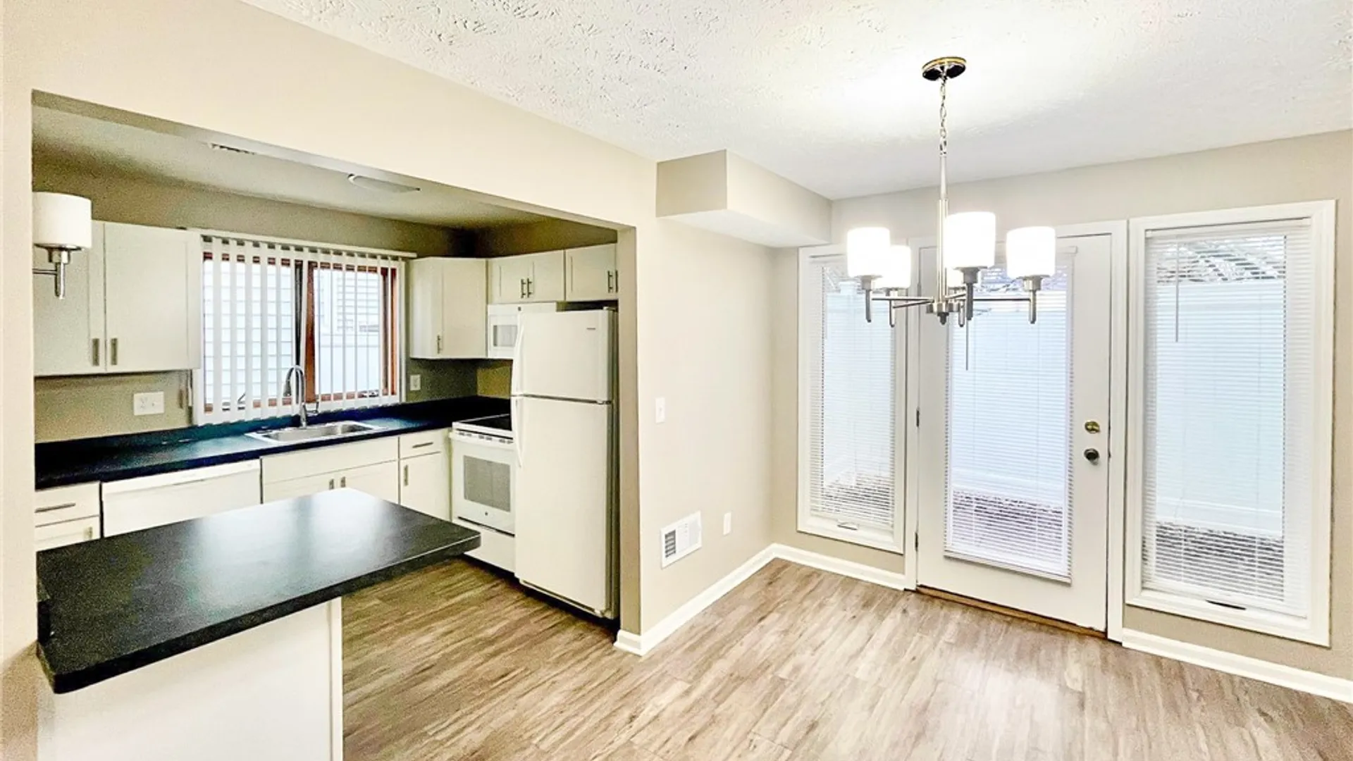 Property at 294 S Fitzhugh Street, Rochester, NY 14608 4
