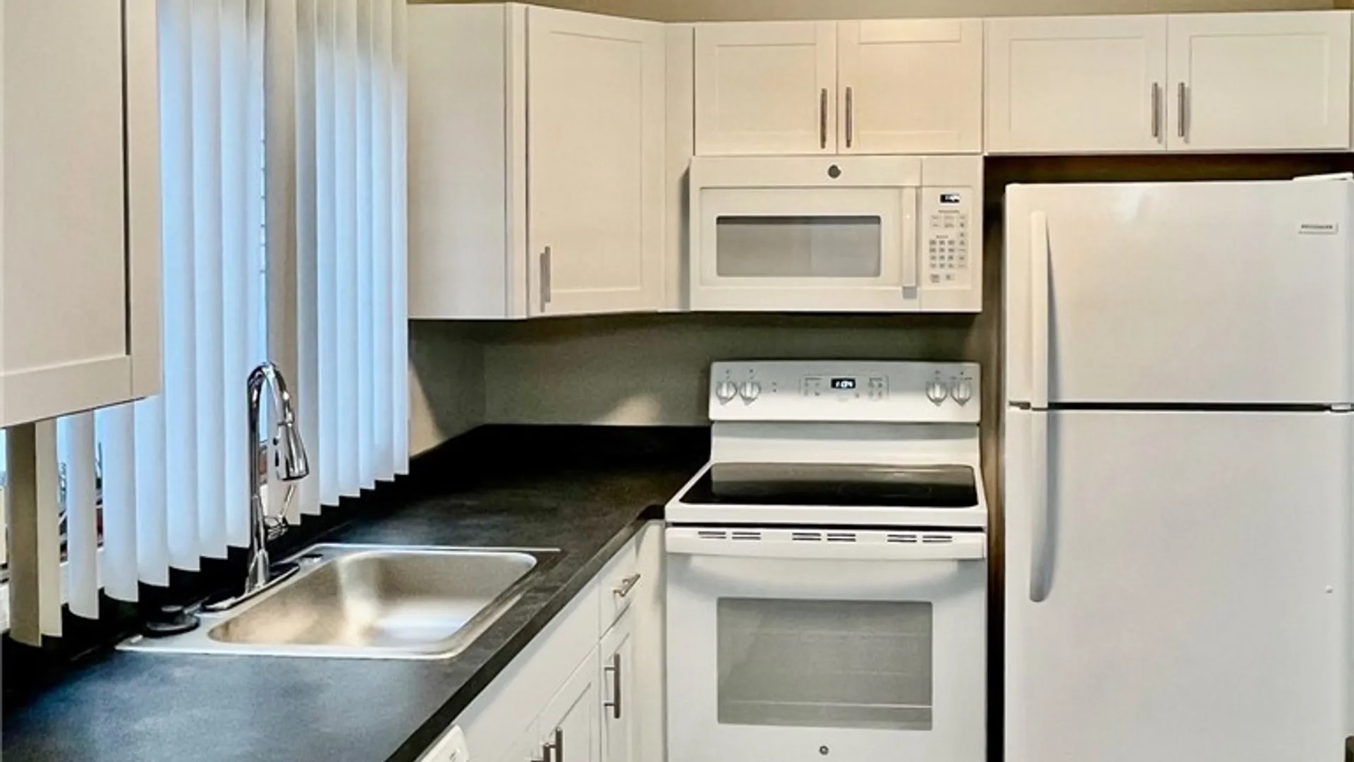 Property at 294 S Fitzhugh Street, Rochester, NY 14608 5