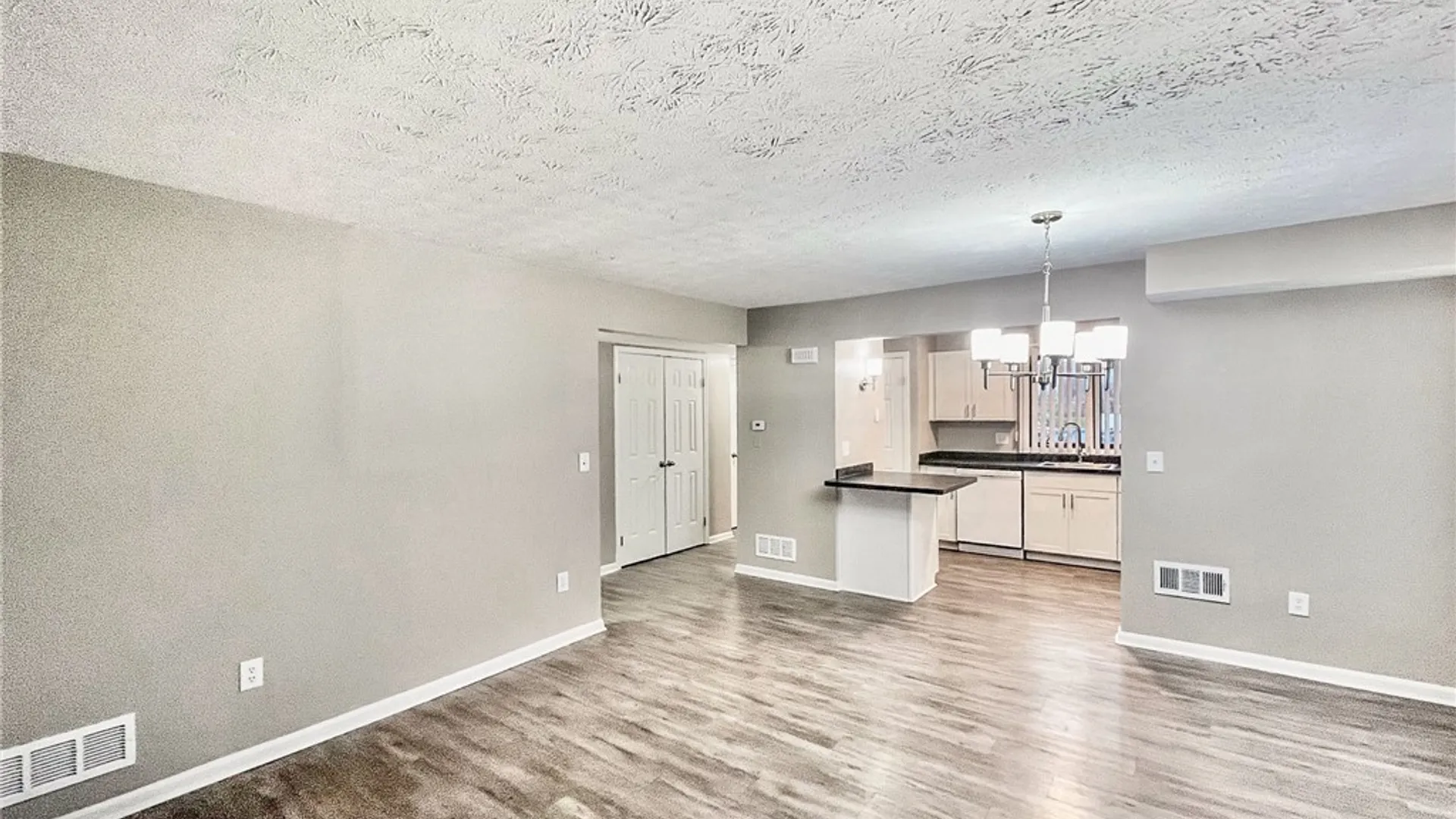 Property at 294 S Fitzhugh Street, Rochester, NY 14608 6