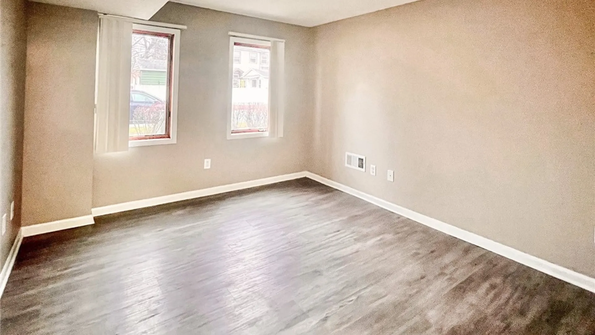 Property at 294 S Fitzhugh Street, Rochester, NY 14608 7