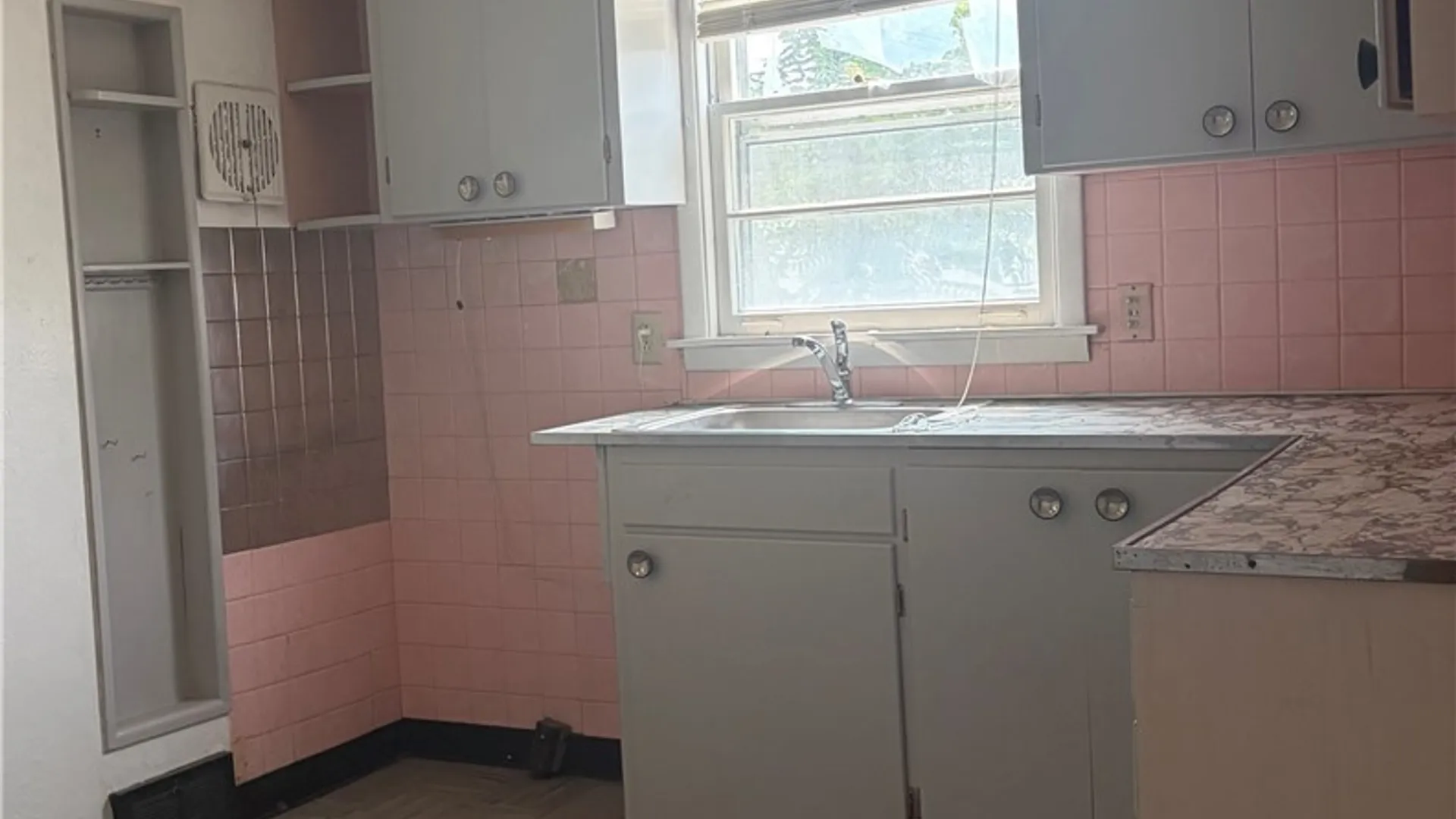 Property at 631 Elmwood Avenue, Niagara Falls, NY 14301 5