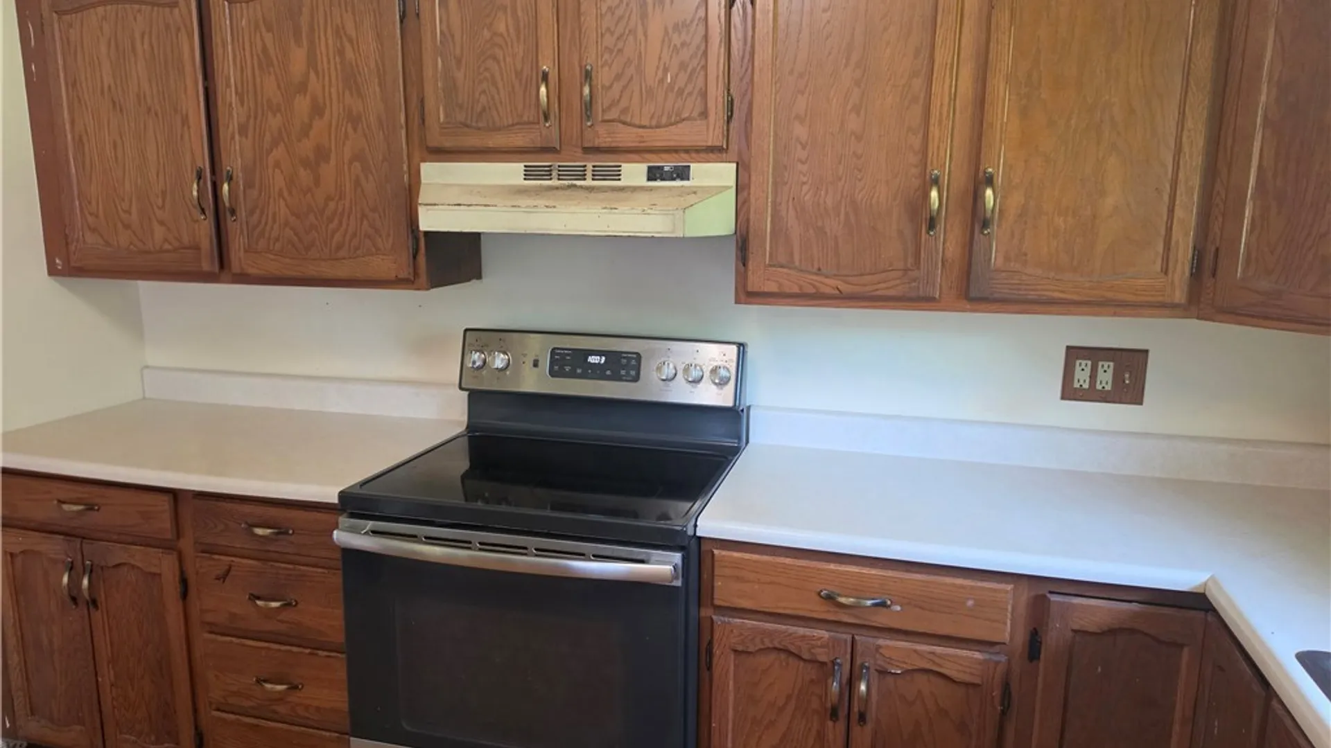 Property at 9304 Fisk Road, Royalton, NY 14001 5