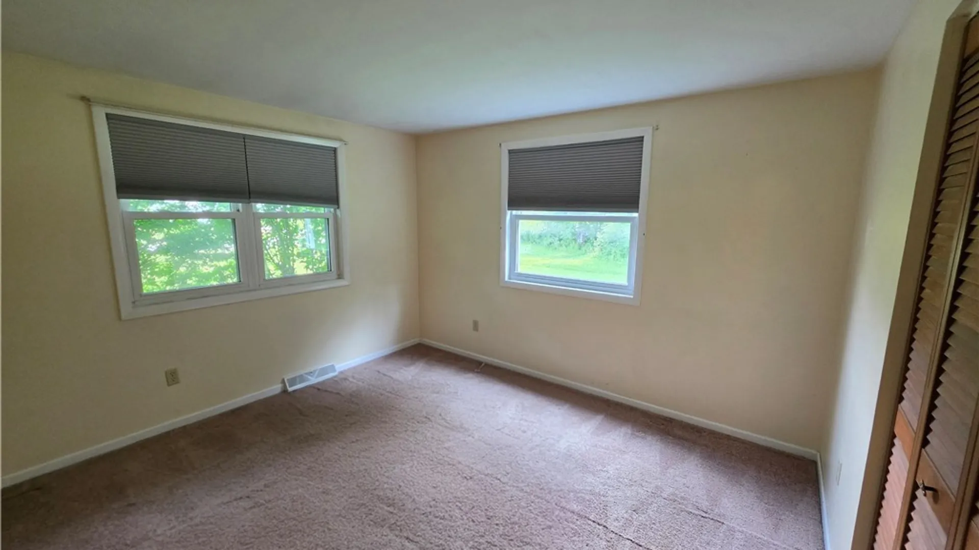 Property at 9304 Fisk Road, Royalton, NY 14001 10