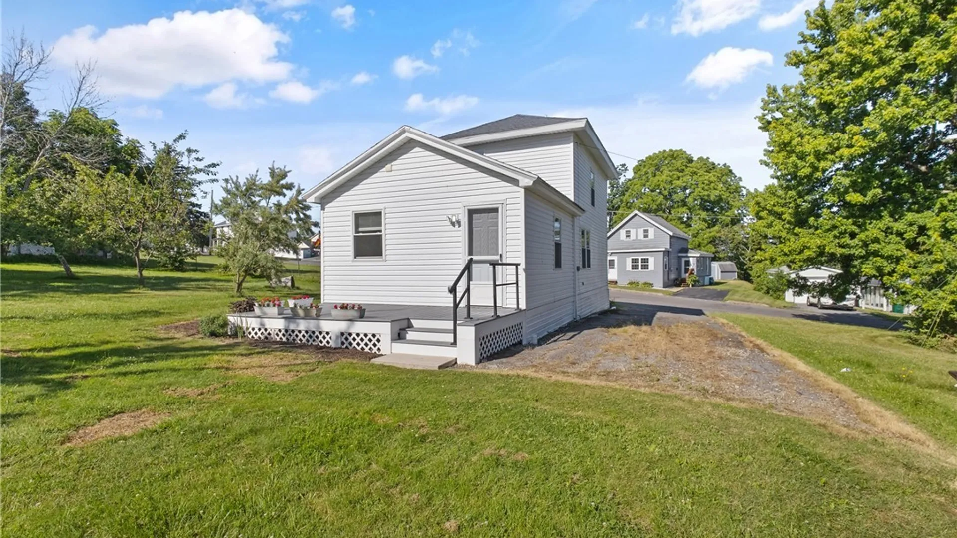 Property at 121 W 9th Street, Oswego, NY 13126 4