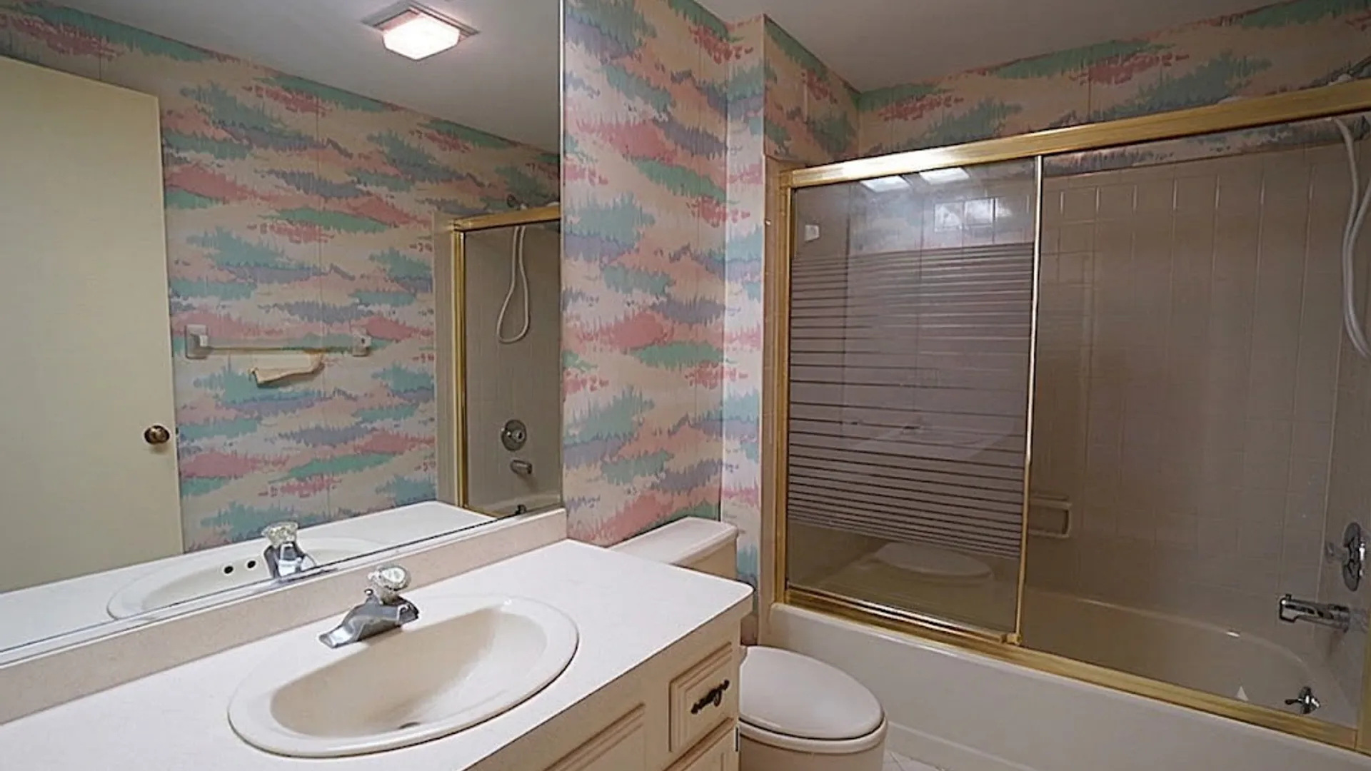 Property at 122 Wedgewood Drive, Amherst, NY 14221 12