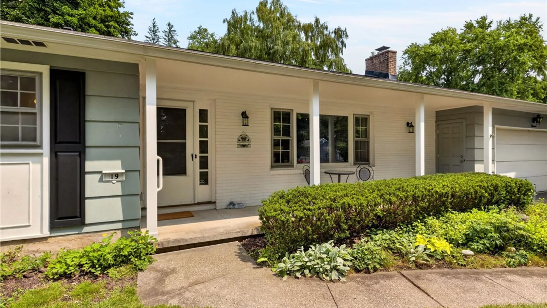 Property at 19 Larchwood Drive, Perinton, NY 14534 3