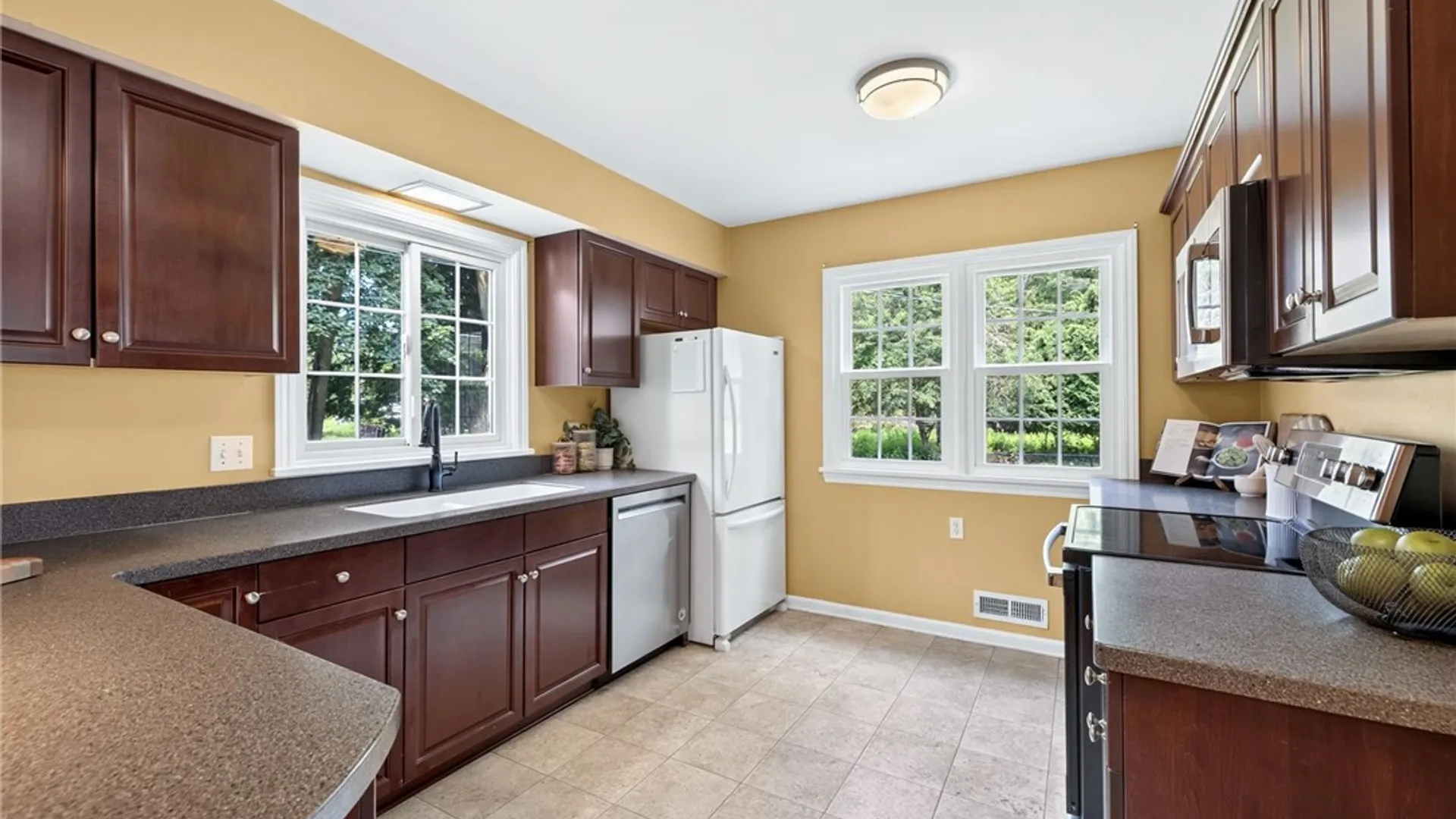 Property at 19 Larchwood Drive, Perinton, NY 14534 15