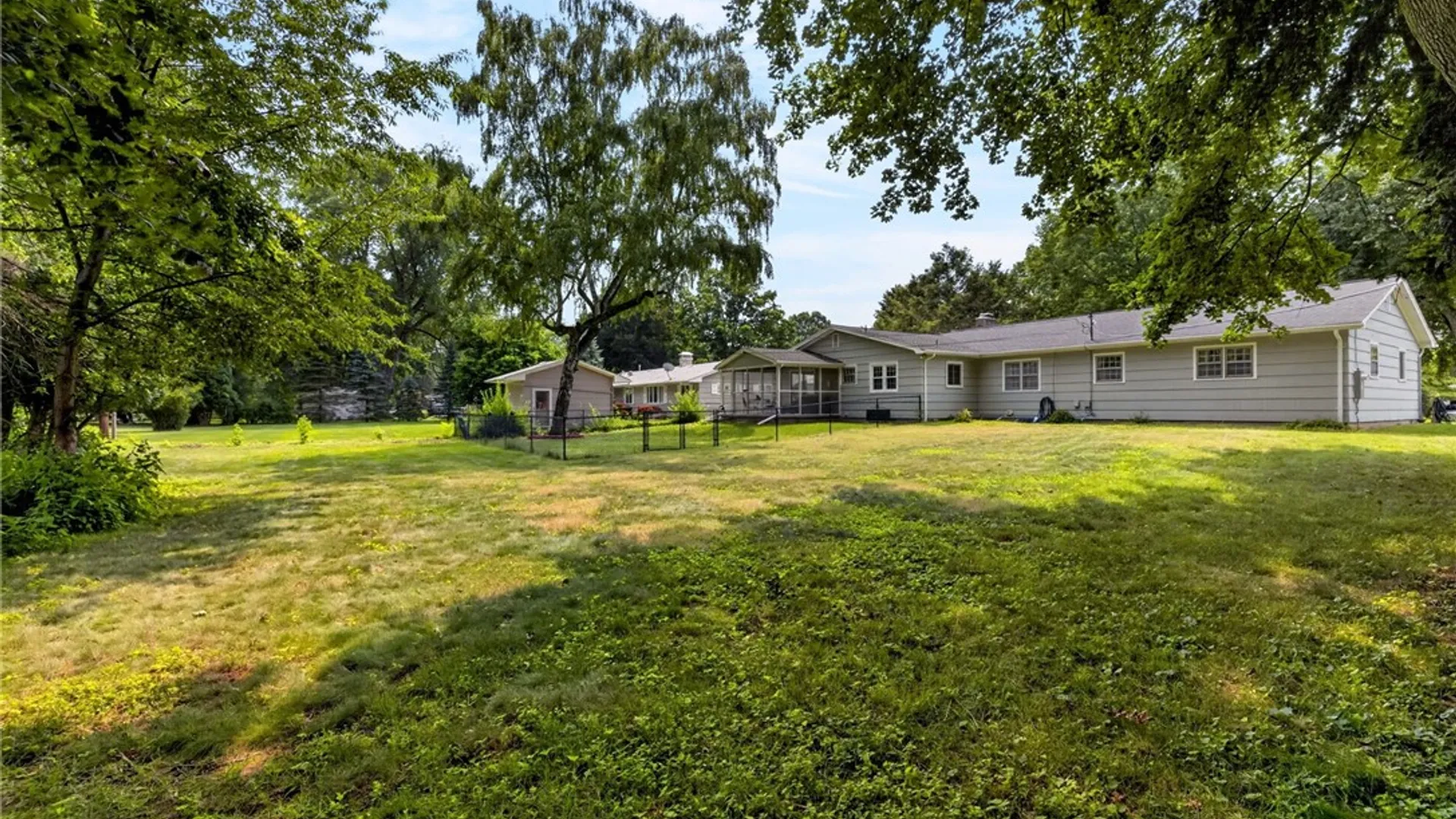 Property at 19 Larchwood Drive, Perinton, NY 14534 34