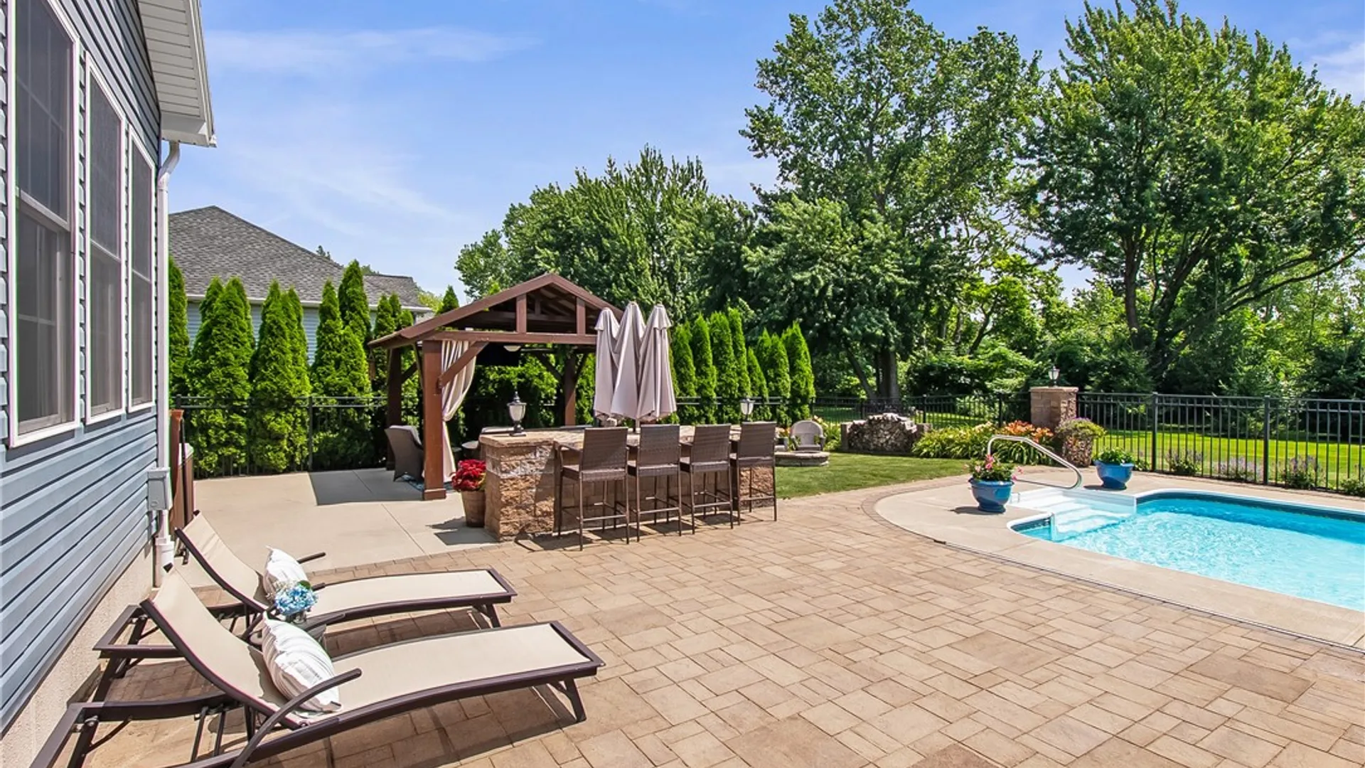 Property at 95 Blue Aspen Way, Greece, NY 14612 10