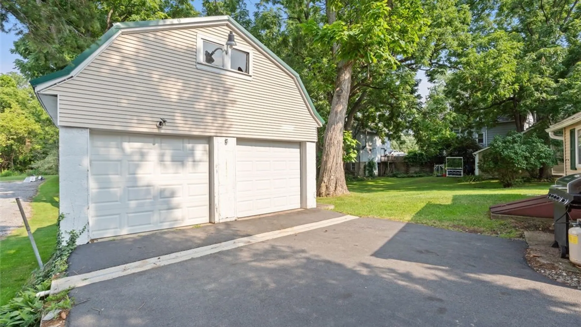 Property at 16 Park Lane, Rush, NY 14543 26