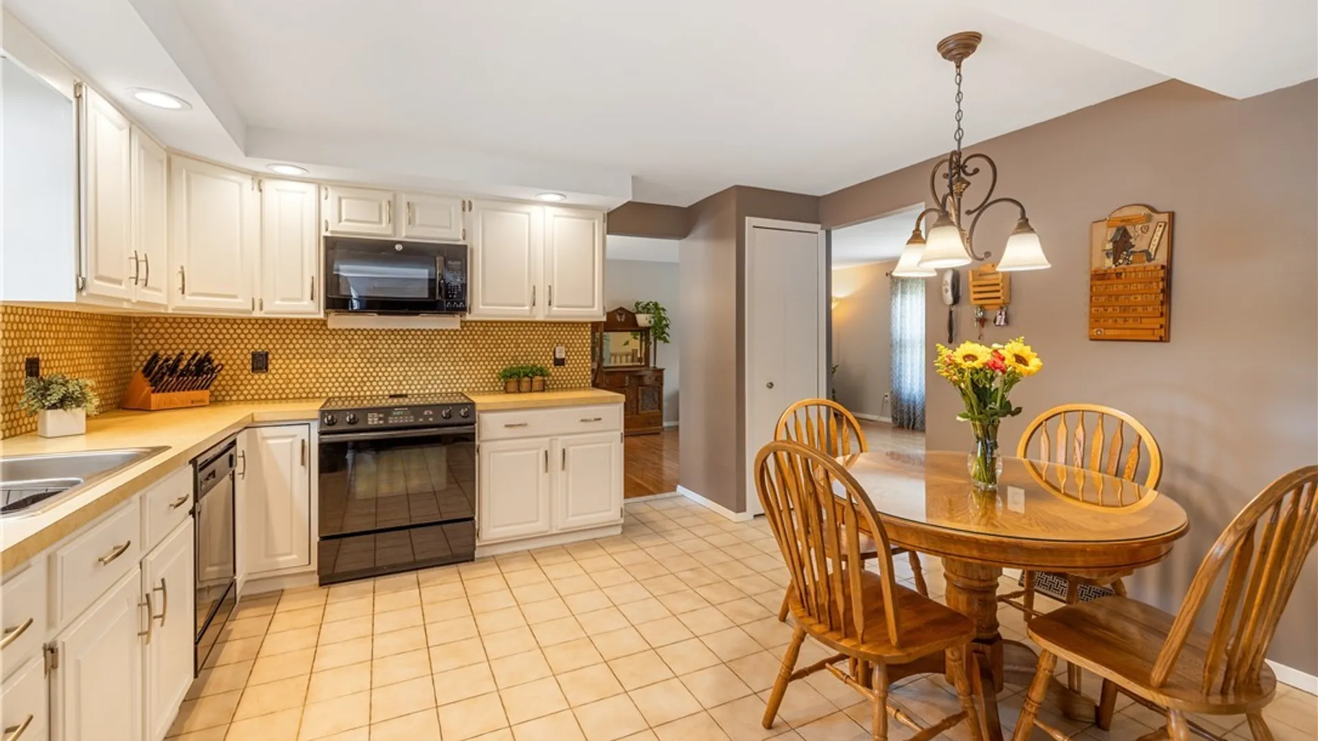 Property at 7601 Audrey Drive, Clay, NY 13212 24