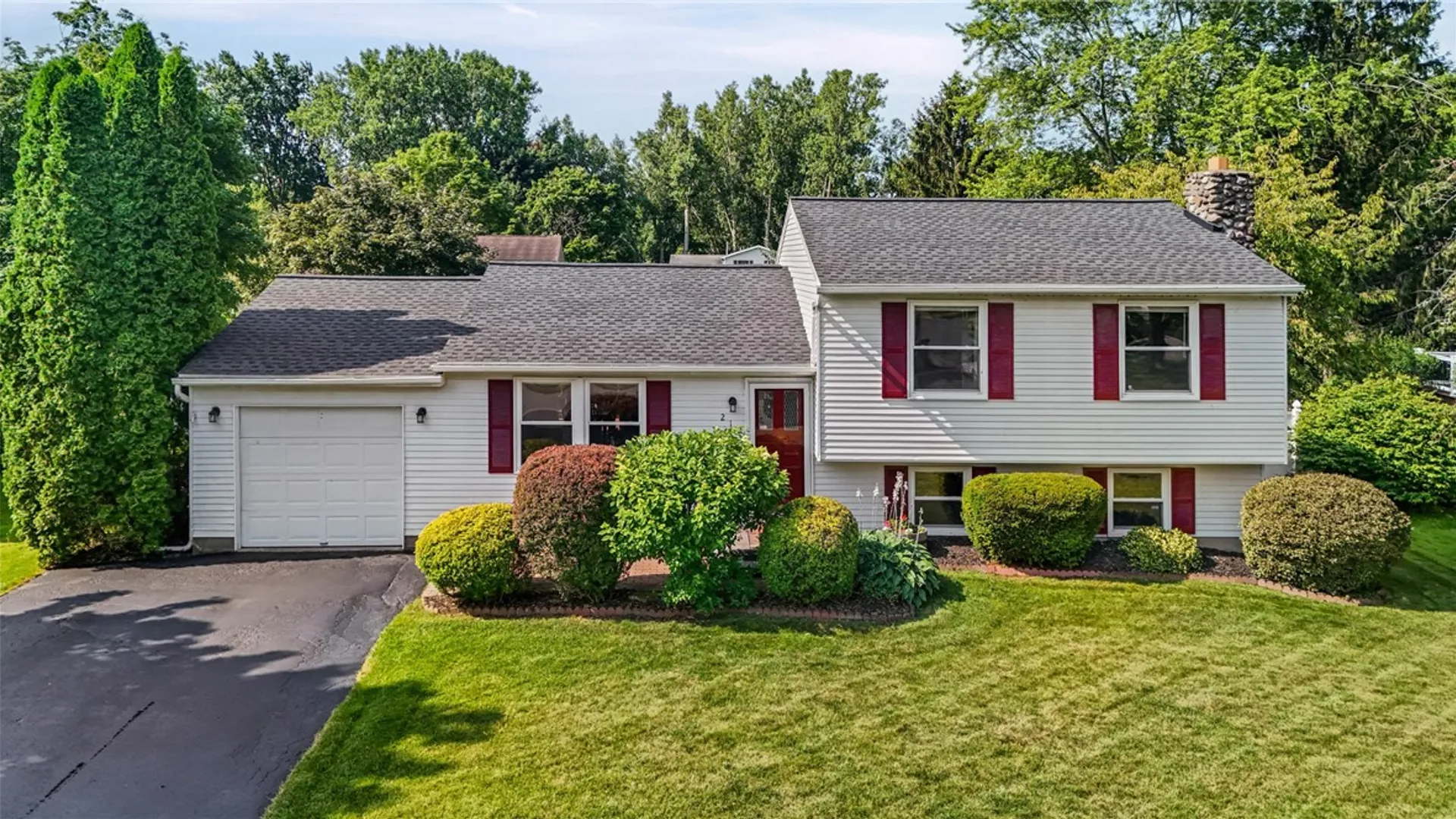 Property at 212 Overland Trail, Henrietta, NY 14586 3