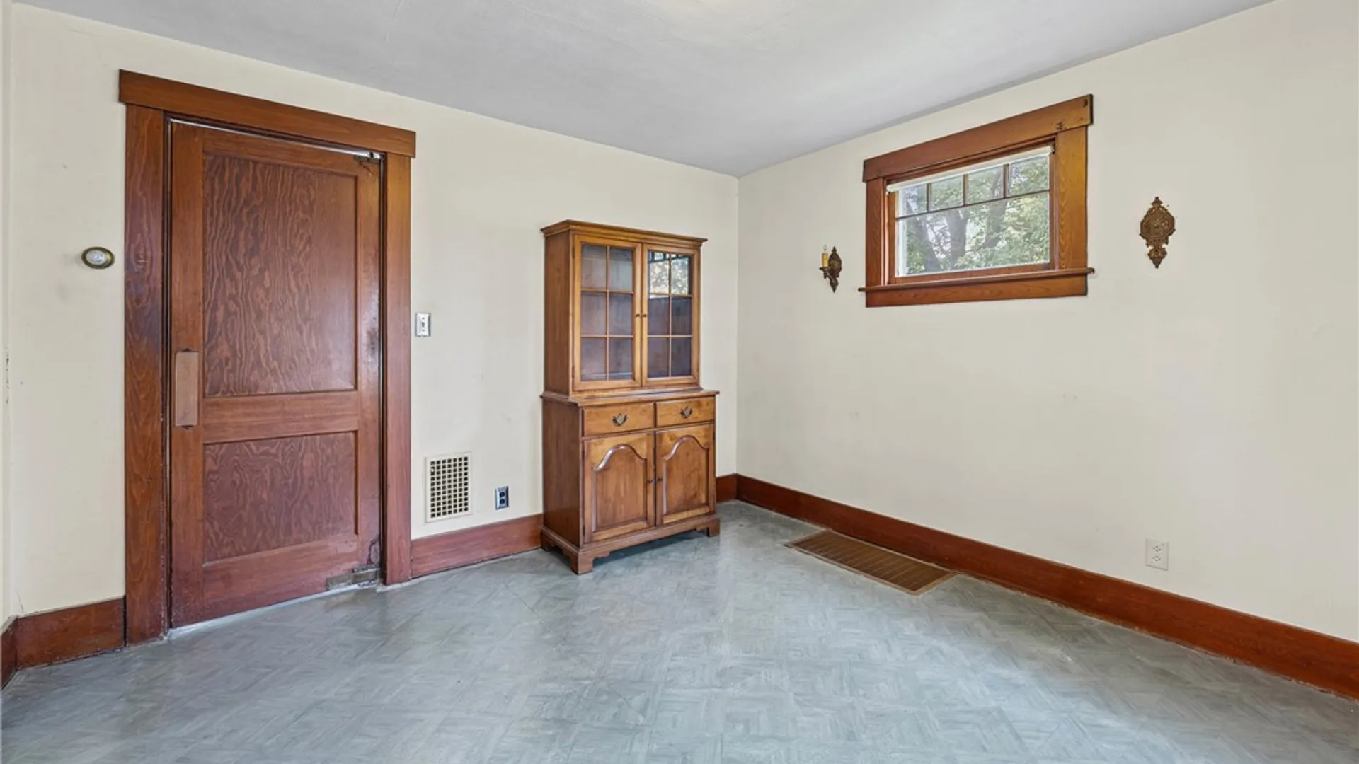 Property at 9 Topper Drive, Irondequoit, NY 14622 13