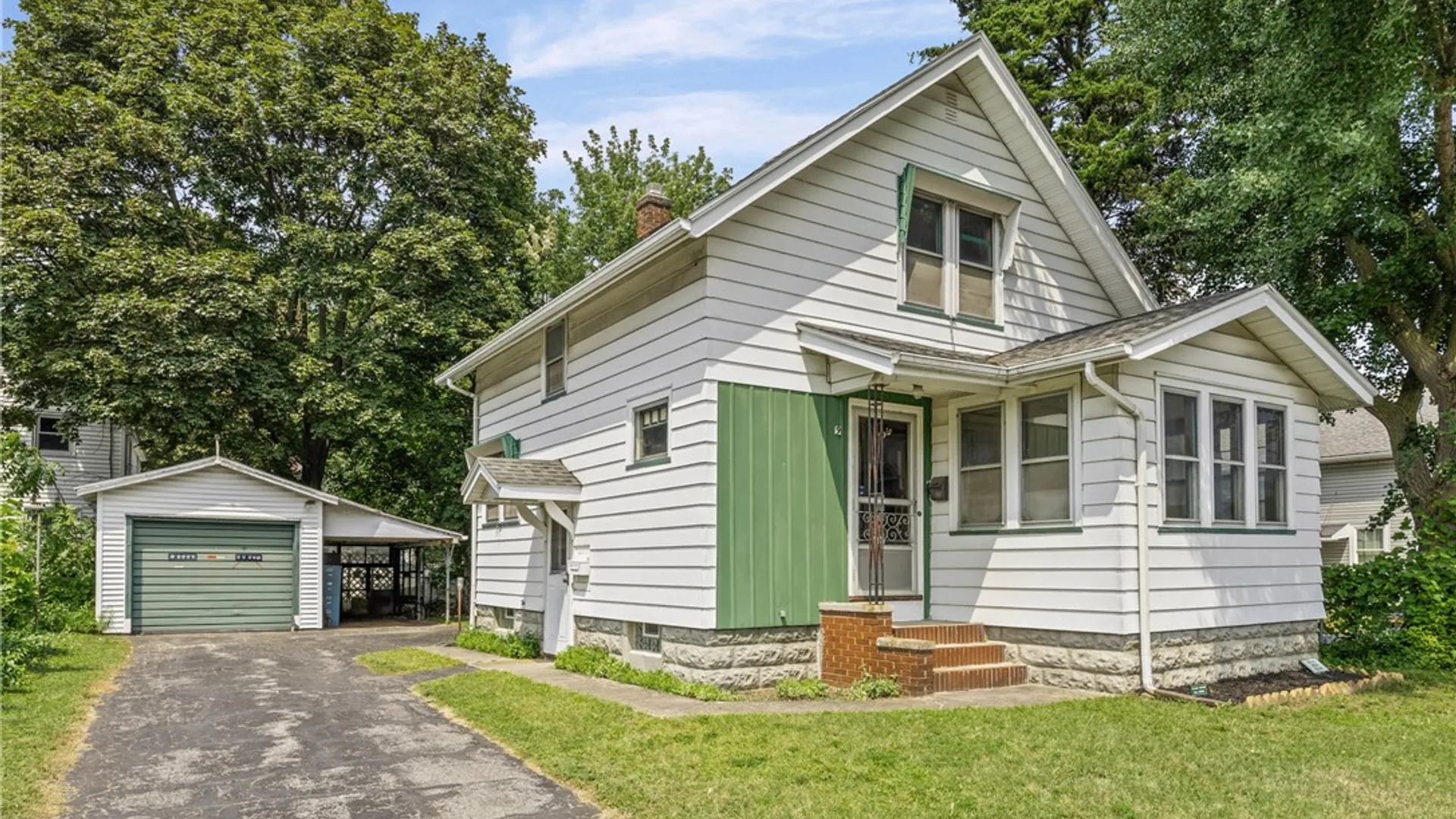 Property at 9 Topper Drive, Irondequoit, NY 14622 4
