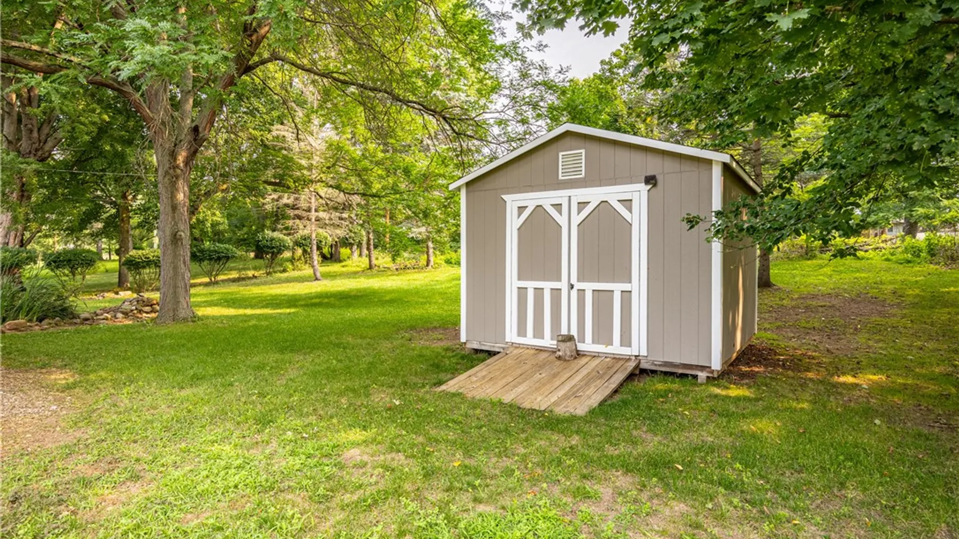 Property at 24 Carriage Court, Pittsford, NY 14534 34