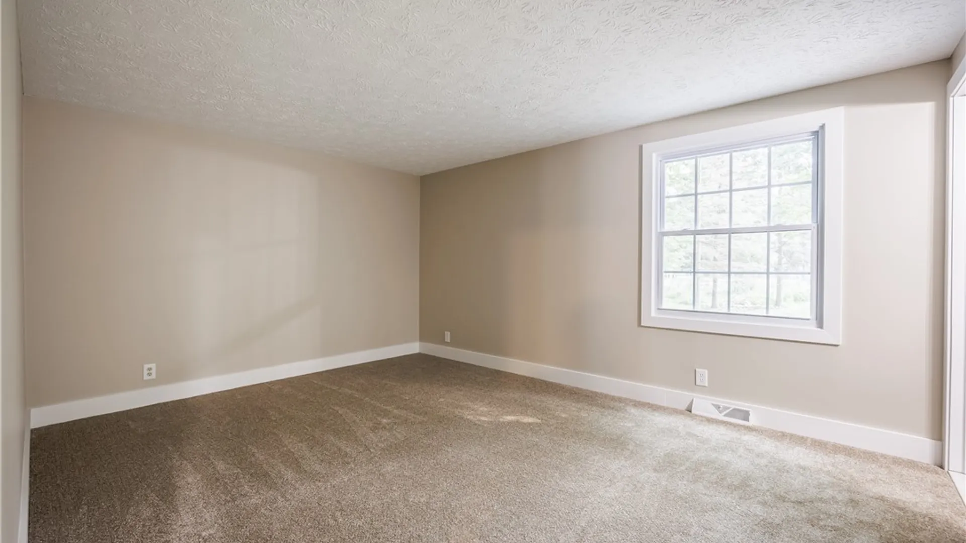 Property at 24 Carriage Court, Pittsford, NY 14534 20