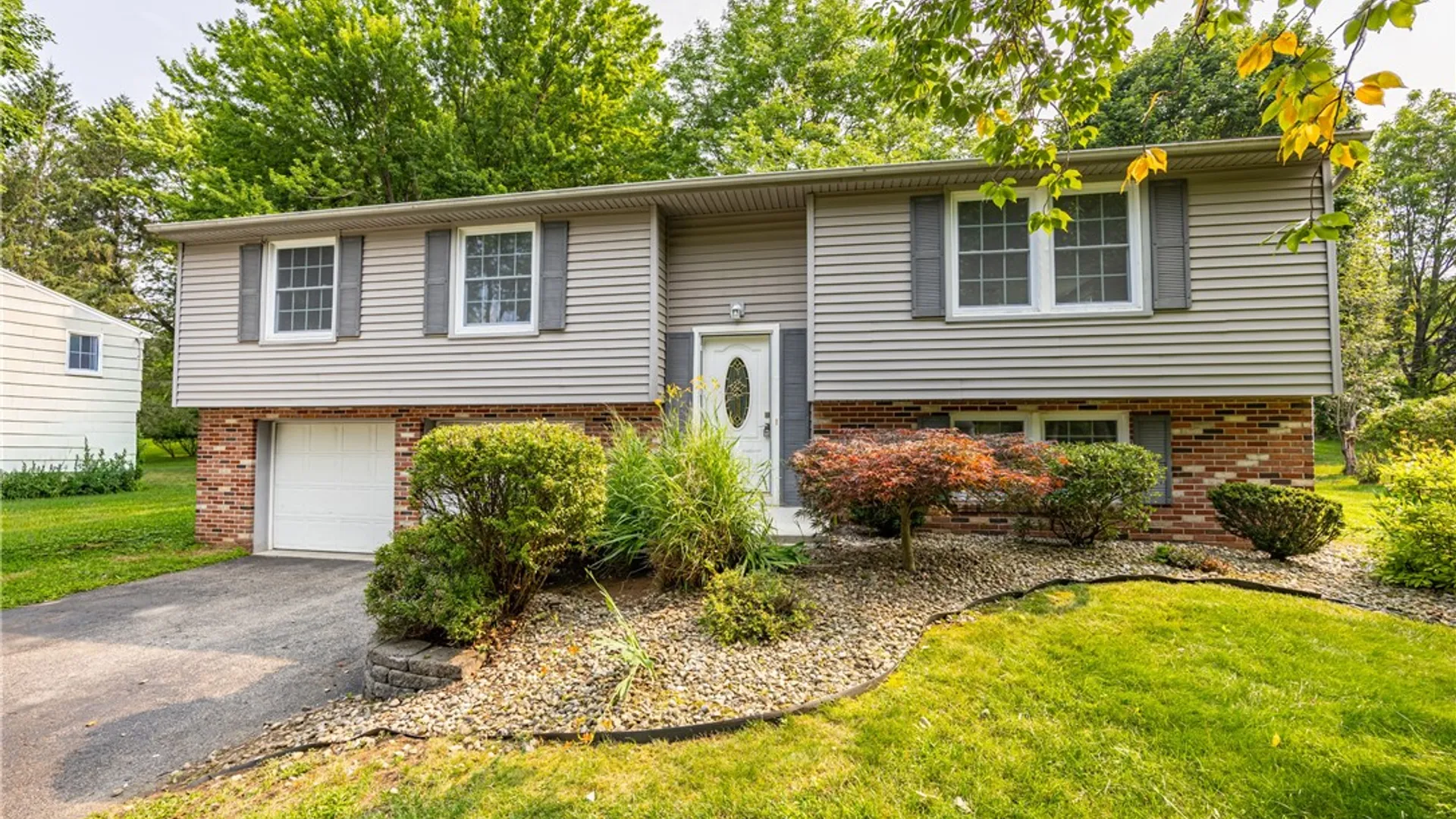 Property at 24 Carriage Court, Pittsford, NY 14534 2