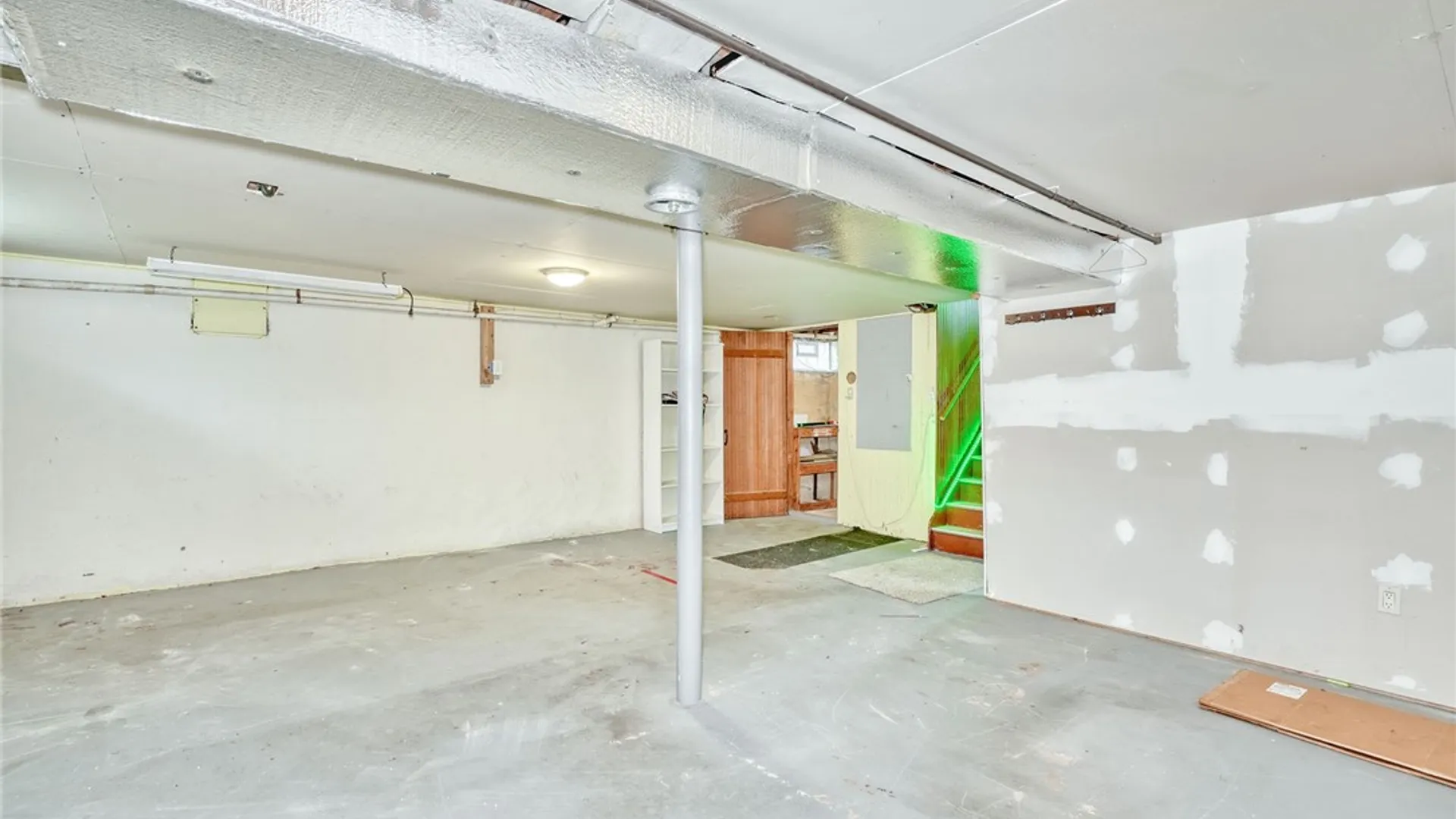 Property at 8 Wyncrest Drive, Chili, NY 14624 31