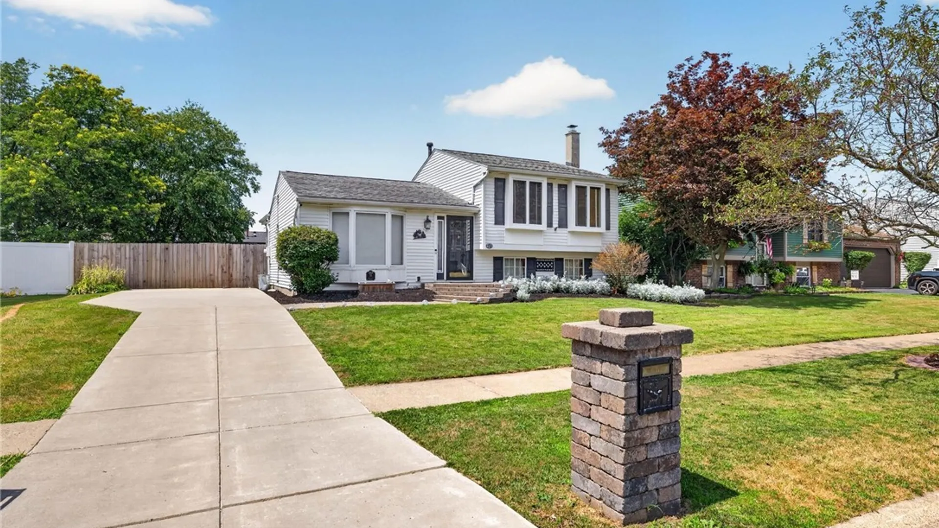 Property at 76 Woodgate Drive, Cheektowaga, NY 14227 3