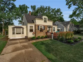 Property at 401 Lamarck Dr, Cheektowaga, NY 14225
