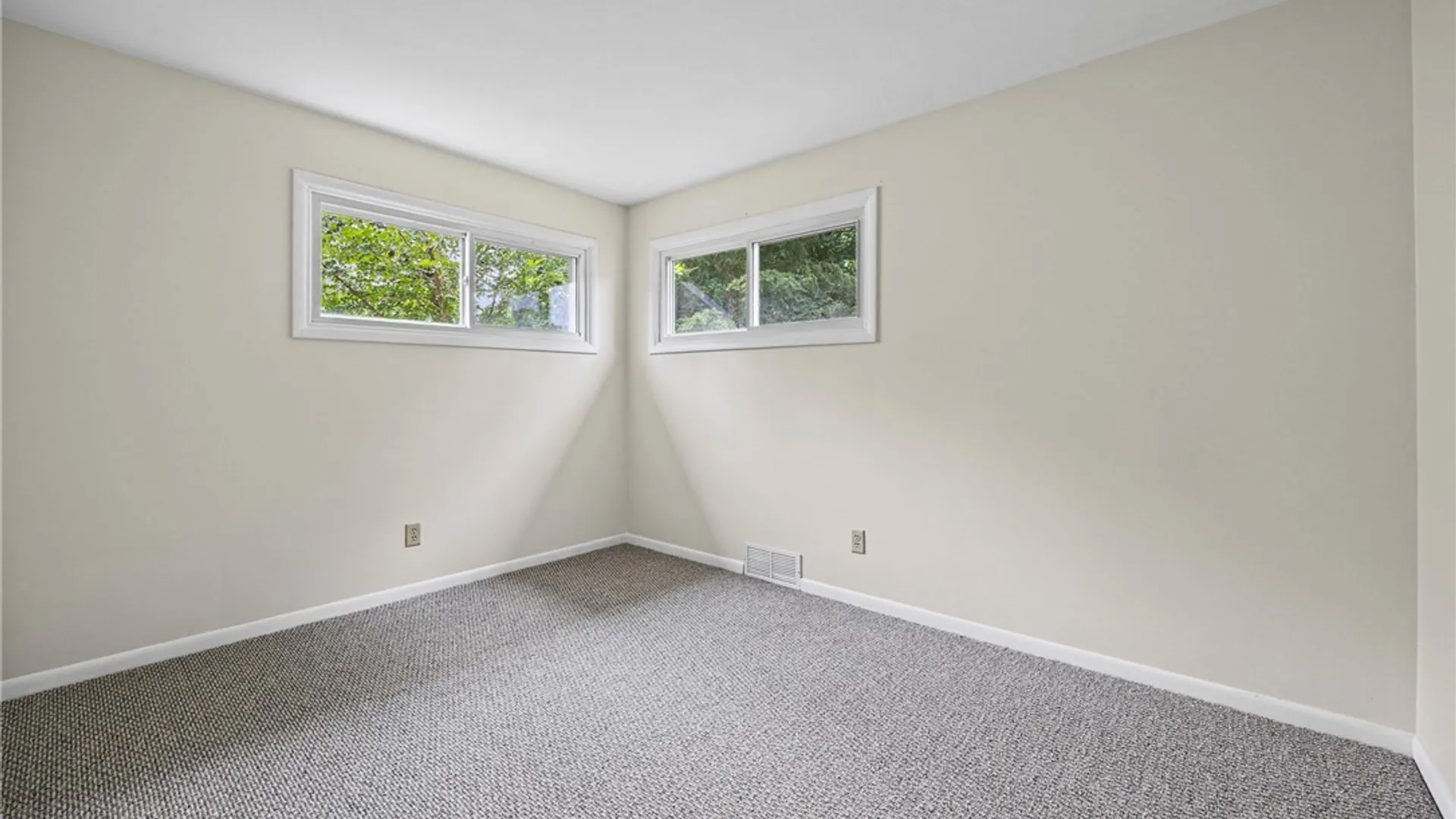 Property at 117 Willow Avenue, Irondequoit, NY 14609 25