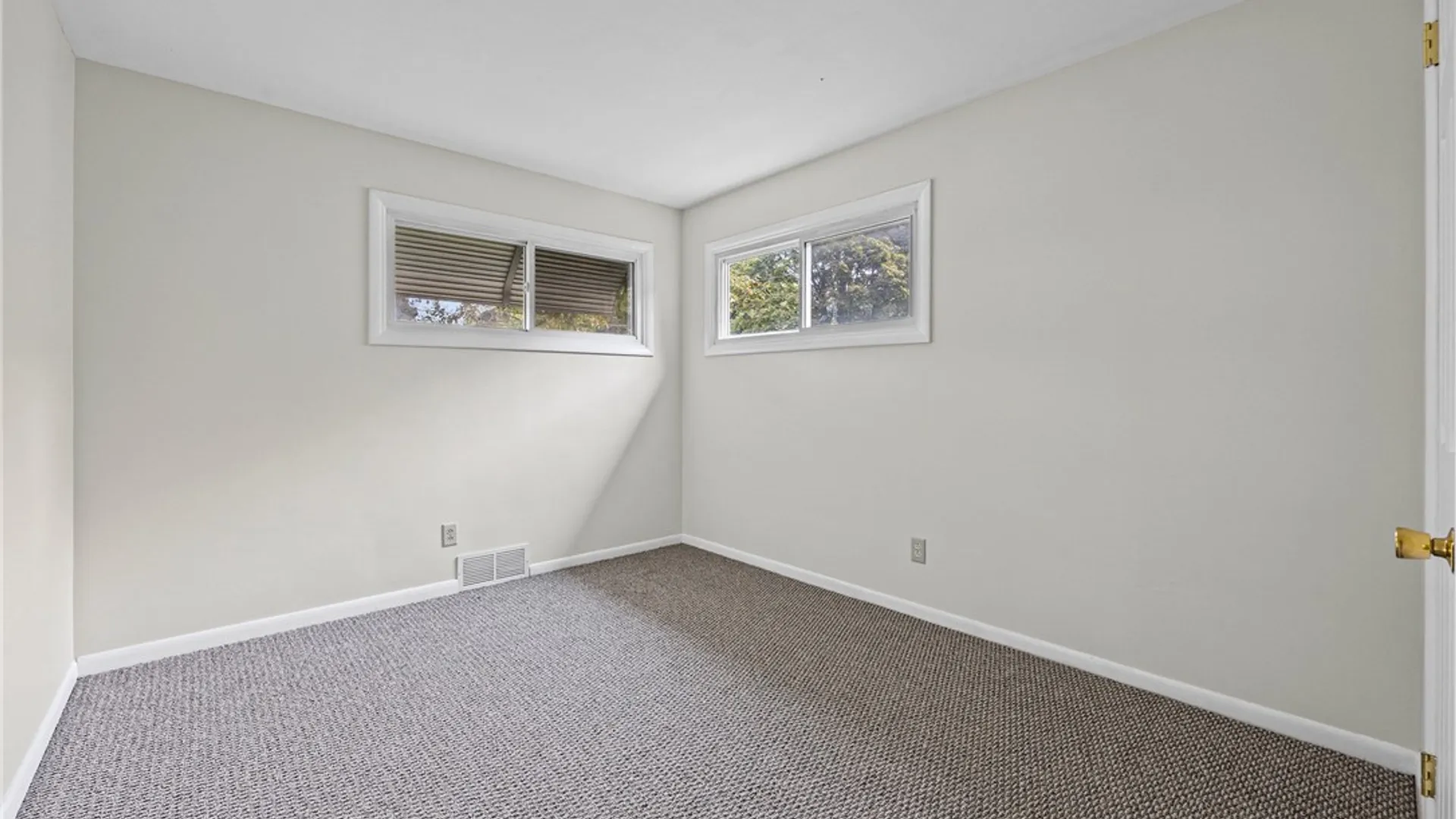 Property at 117 Willow Avenue, Irondequoit, NY 14609 27