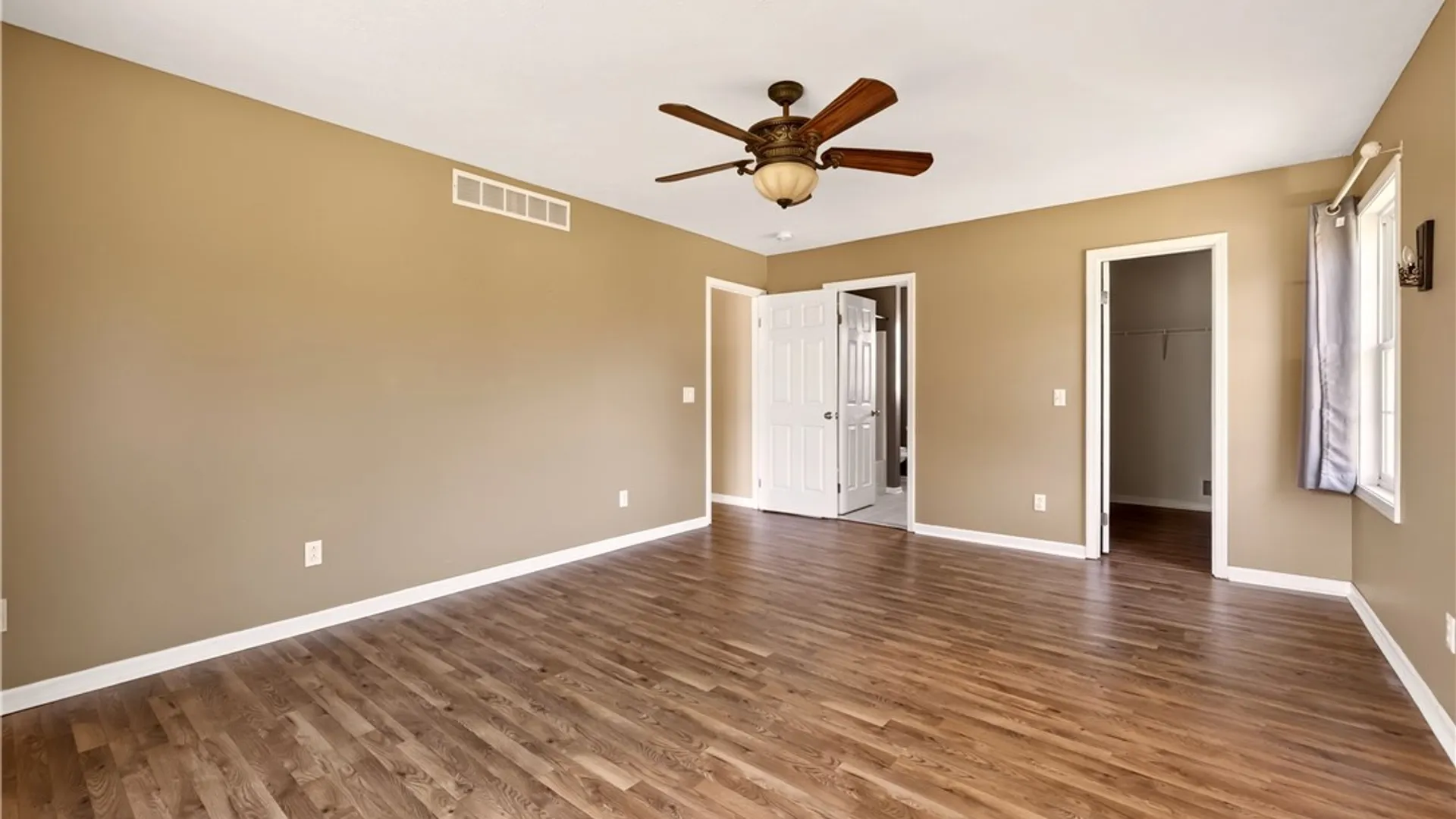 Property at 803 Red Fox Cir, Walworth, NY 14519 27