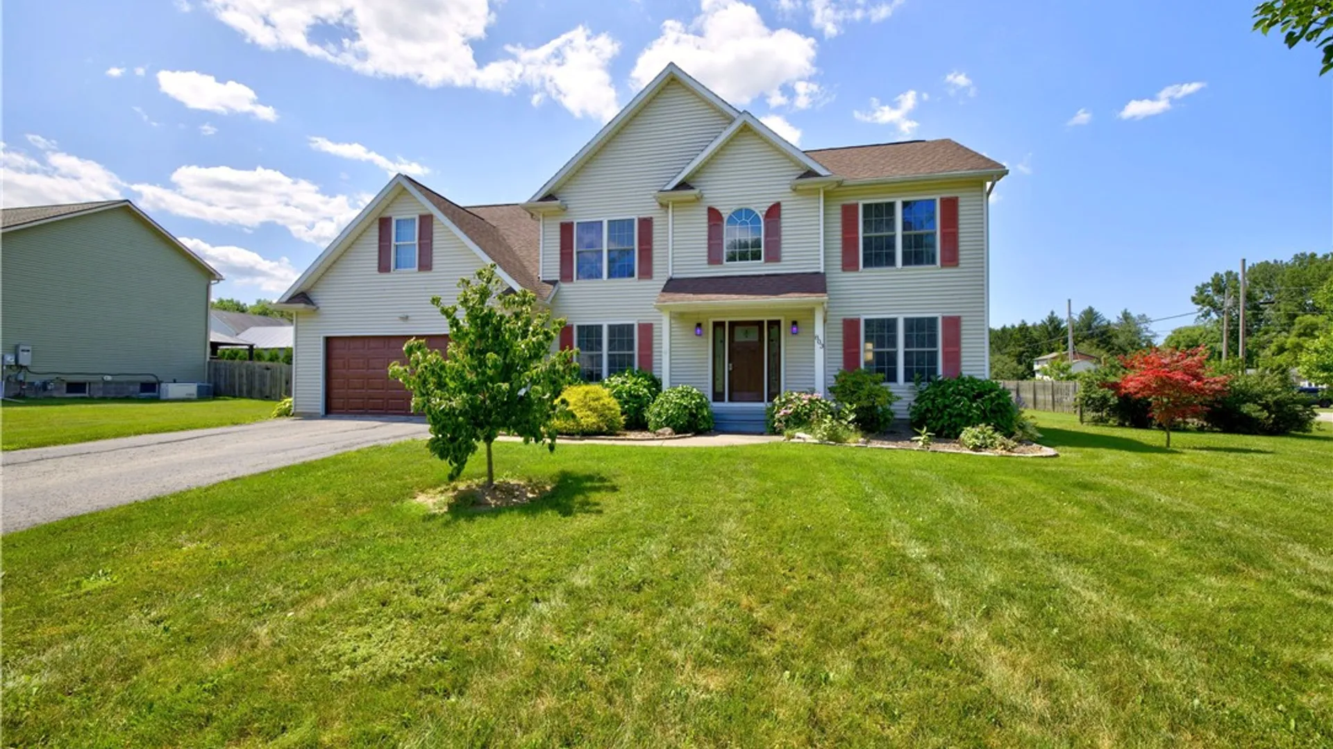 Property at 803 Red Fox Cir, Walworth, NY 14519 30