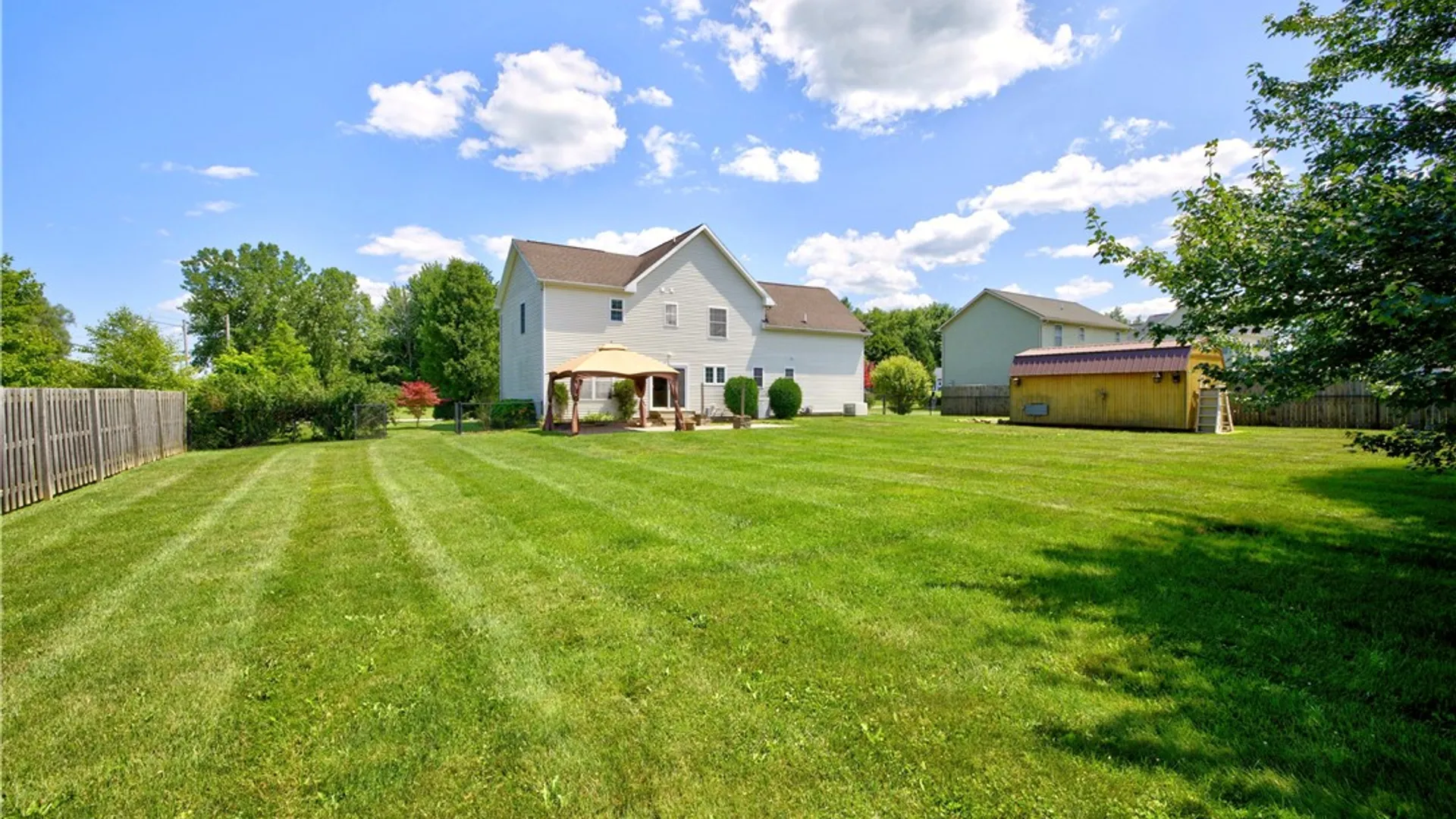 Property at 803 Red Fox Cir, Walworth, NY 14519 2