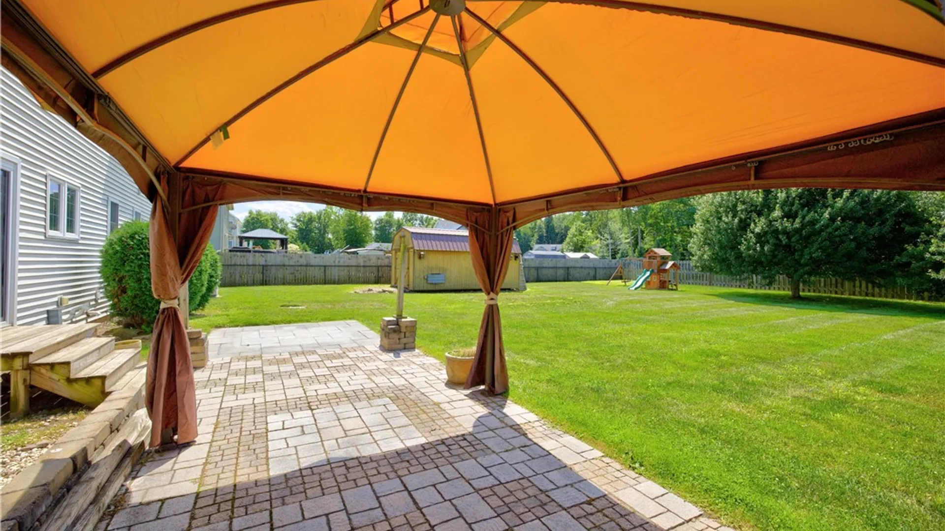 Property at 803 Red Fox Cir, Walworth, NY 14519 4