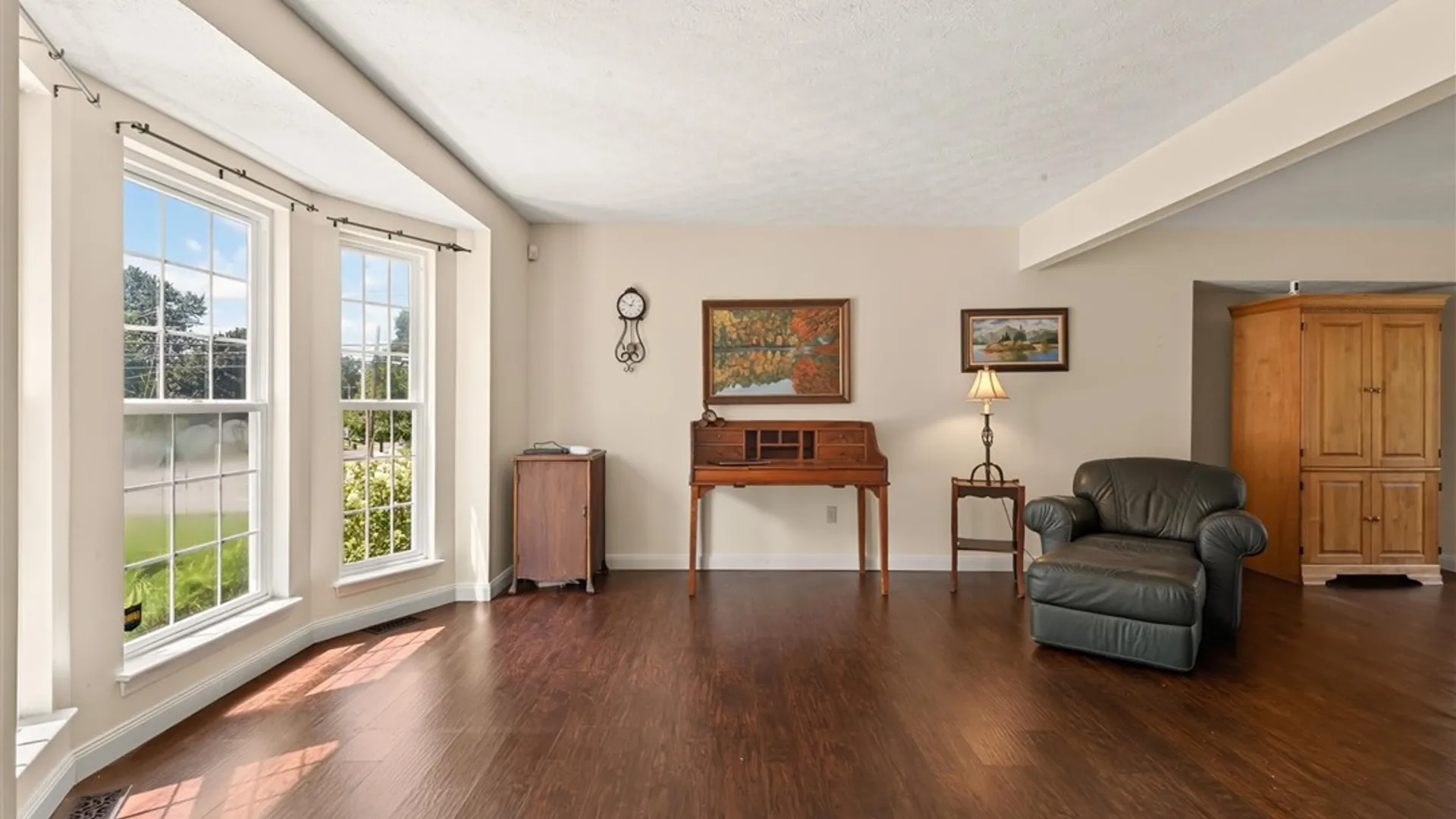 Property at 4 Salzer Heights, Henrietta, NY 14586 6