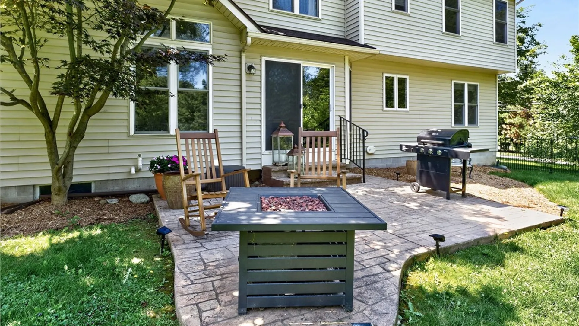 Property at 4 Salzer Heights, Henrietta, NY 14586 44