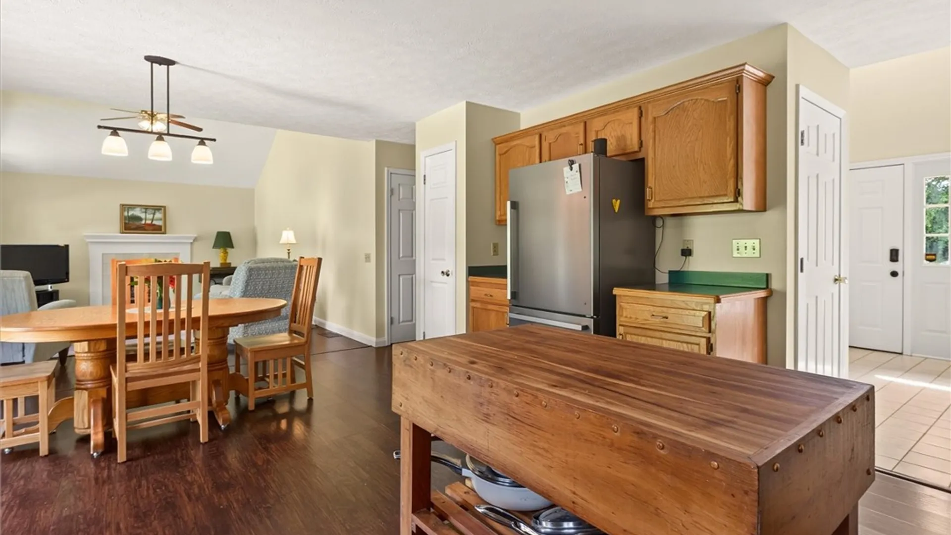 Property at 4 Salzer Heights, Henrietta, NY 14586 13