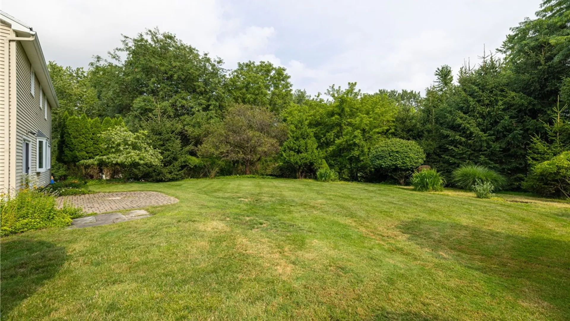 Property at 77 S Ridge Trl, Perinton, NY 14450 6