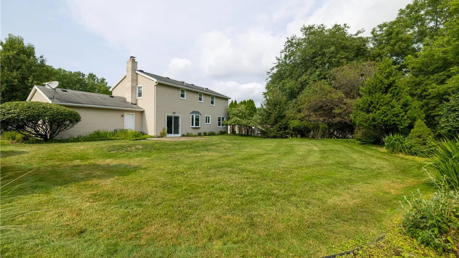 Property at 77 S Ridge Trl, Perinton, NY 14450 7
