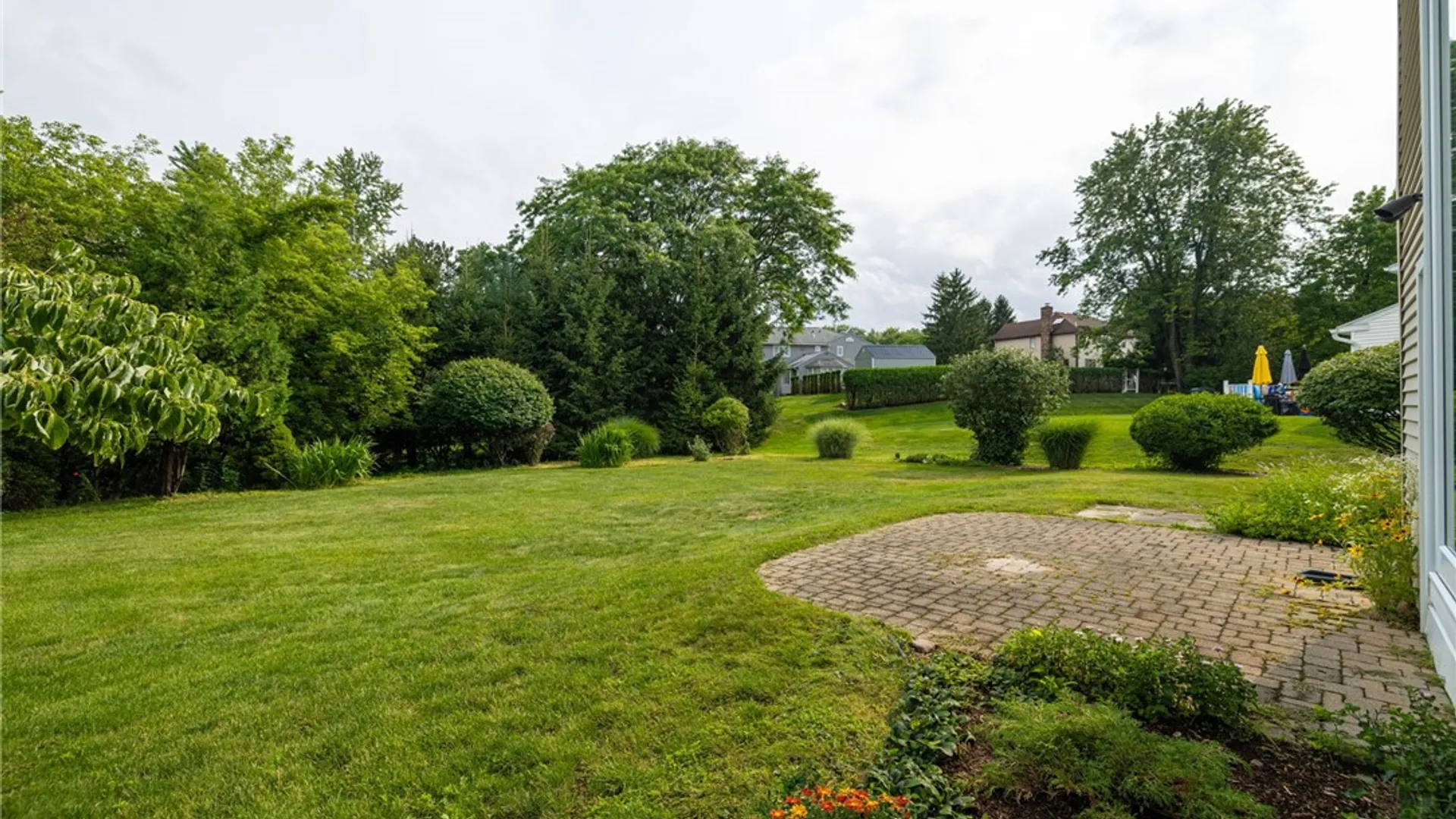 Property at 77 S Ridge Trl, Perinton, NY 14450 9