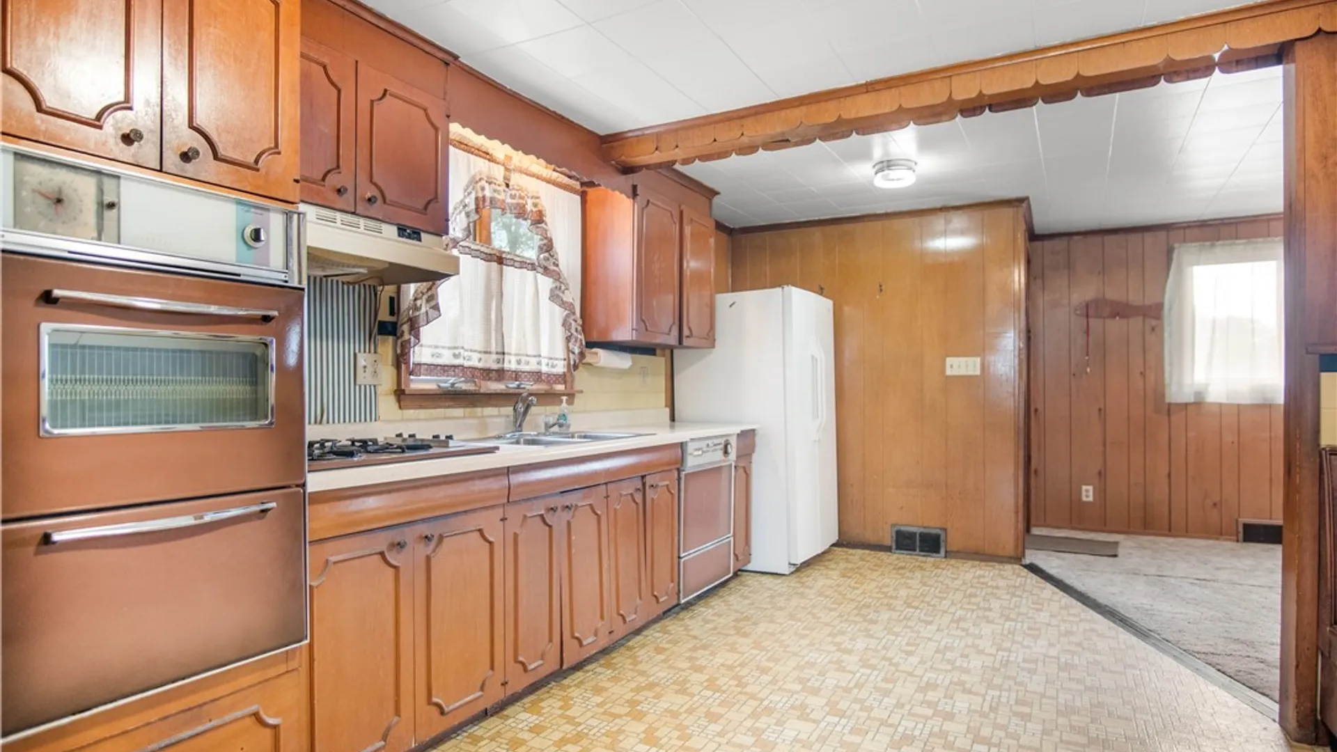 Property at 106 Colby Street, Cheektowaga, NY 14206 10