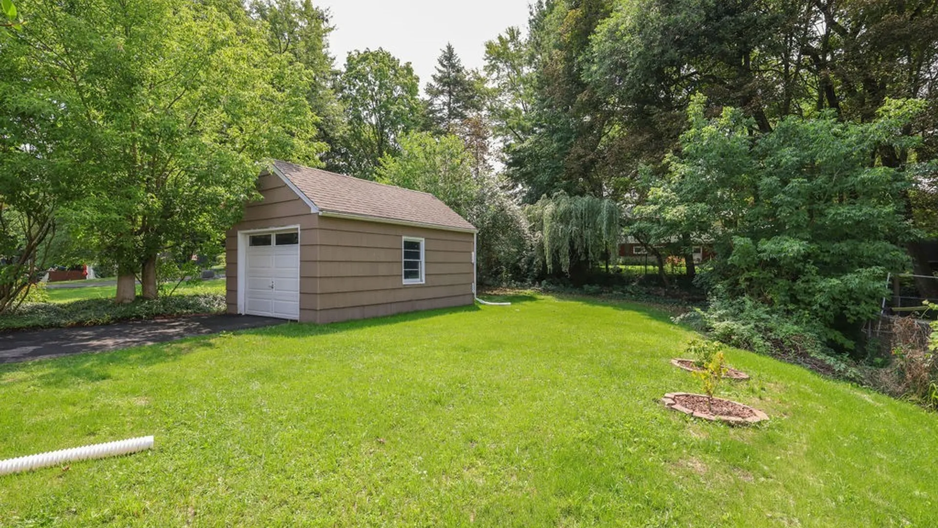Property at 402 Radcliffe Road, DeWitt, NY 13214 6
