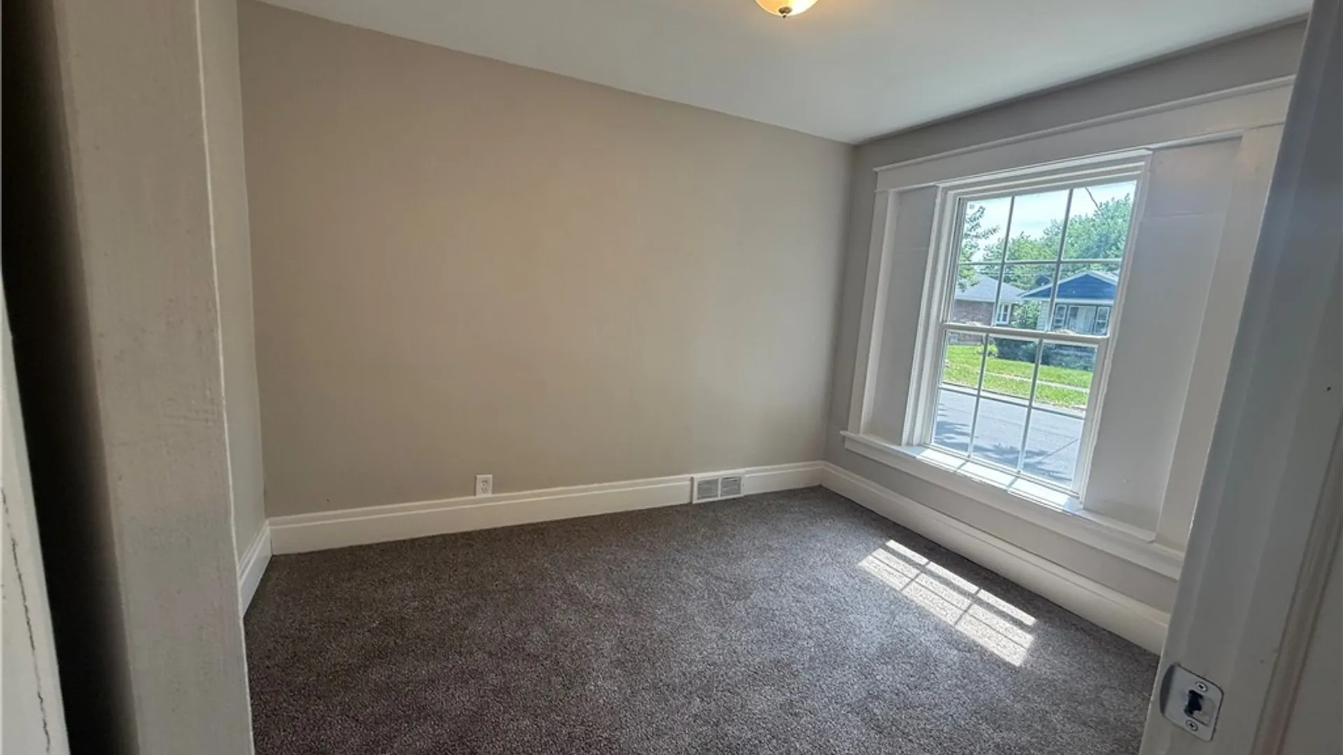 Property at 2722 Monroe Avenue, Niagara Falls, NY 14303 6