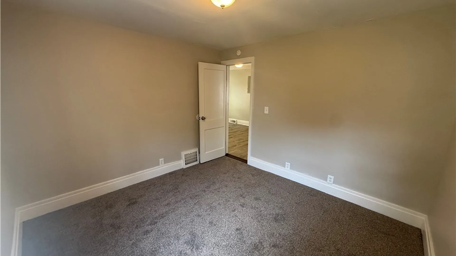 Property at 2722 Monroe Avenue, Niagara Falls, NY 14303 10