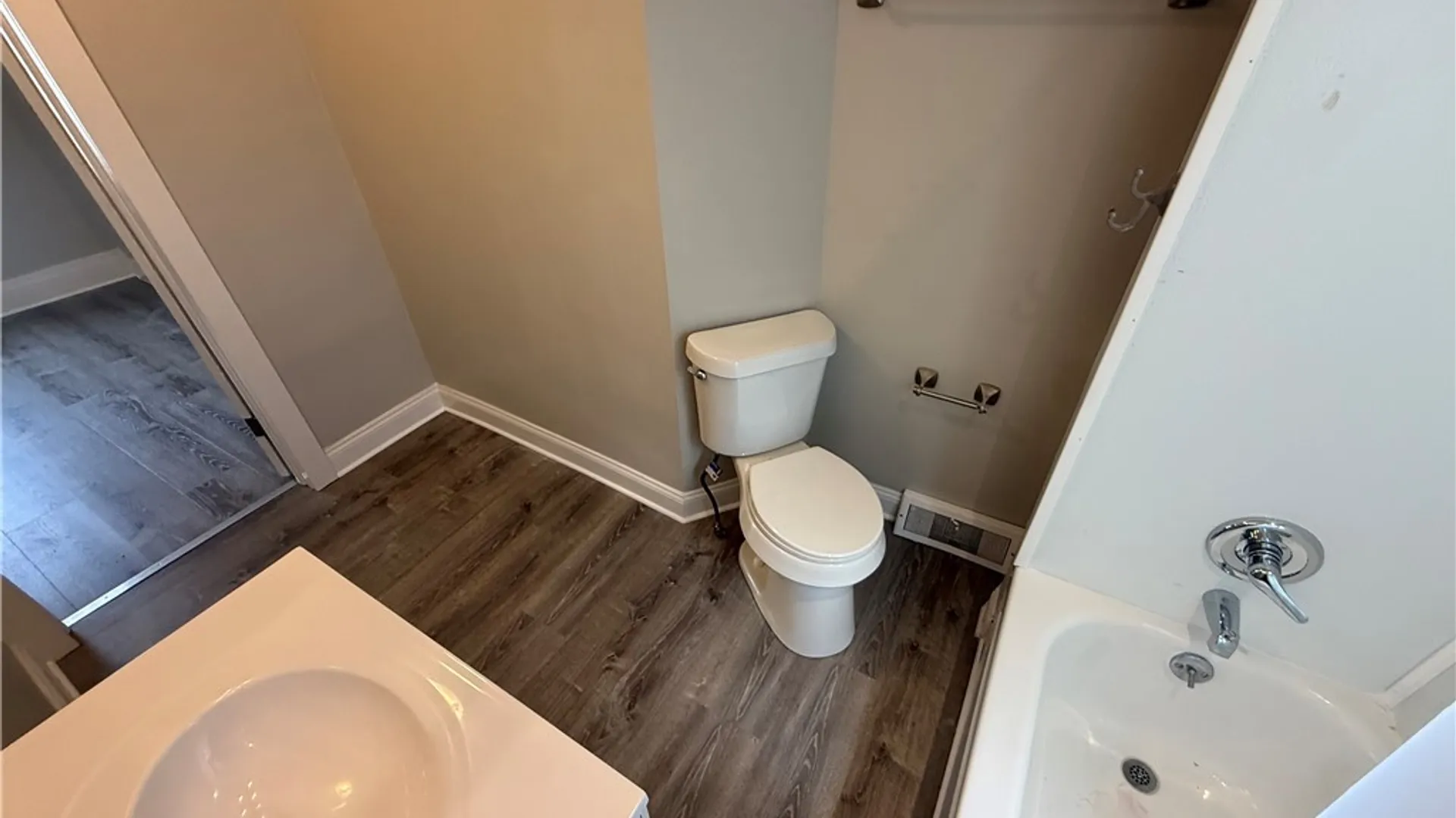 Property at 2722 Monroe Avenue, Niagara Falls, NY 14303 15