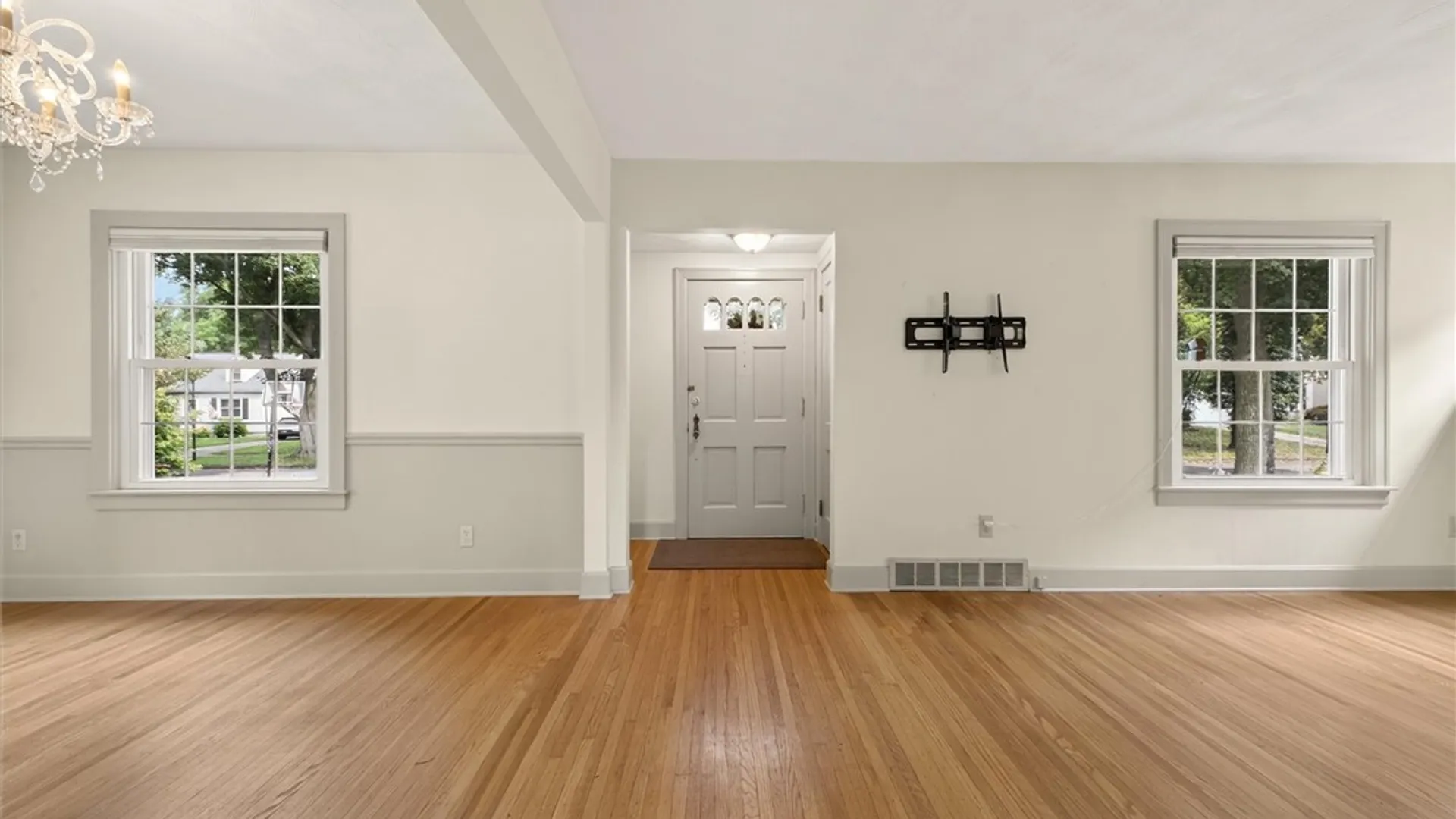 Property at 195 Winstead Road, Rochester, NY 14609 5