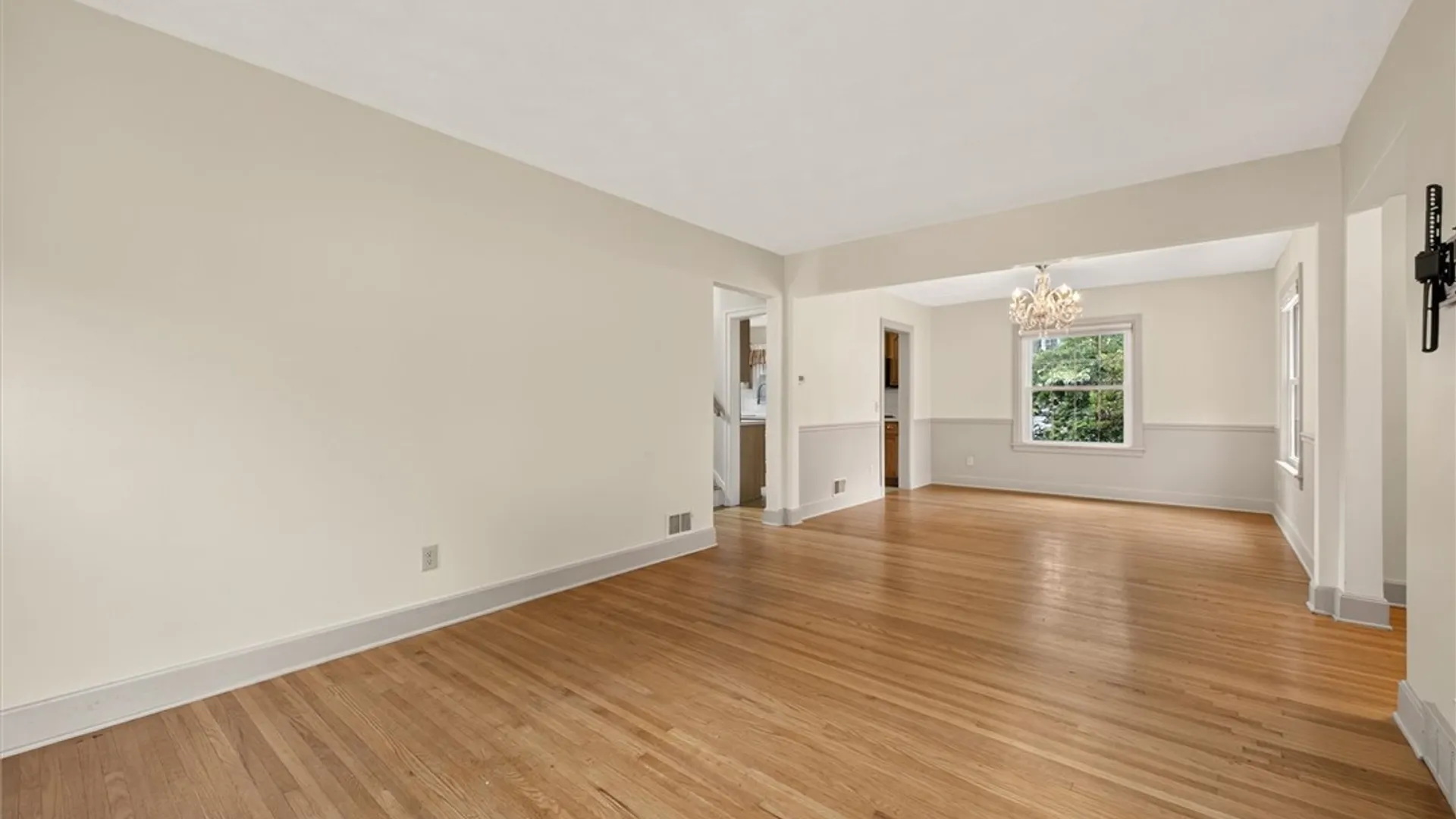 Property at 195 Winstead Road, Rochester, NY 14609 9