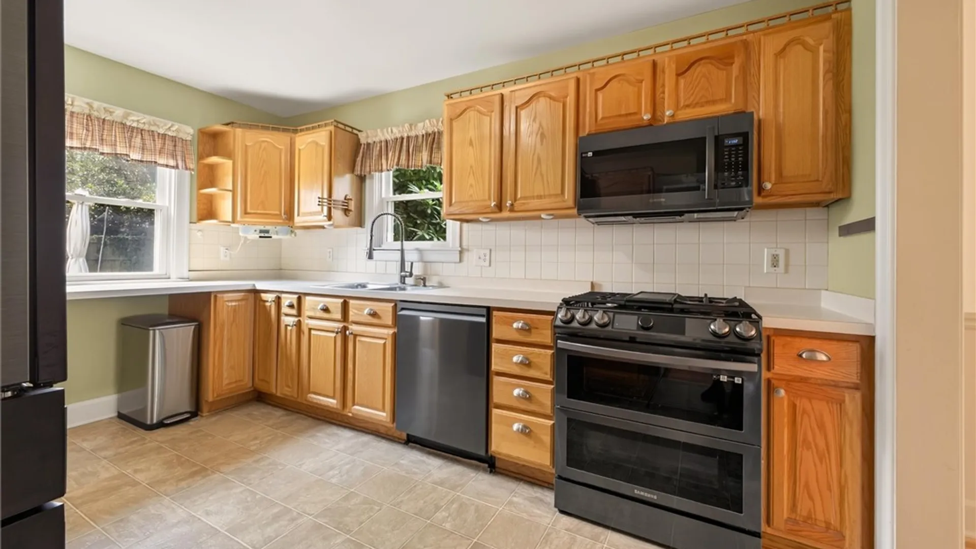 Property at 195 Winstead Road, Rochester, NY 14609 10