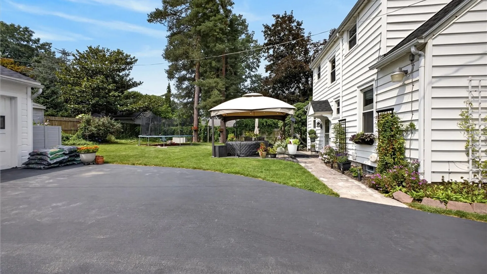Property at 195 Winstead Road, Rochester, NY 14609 25