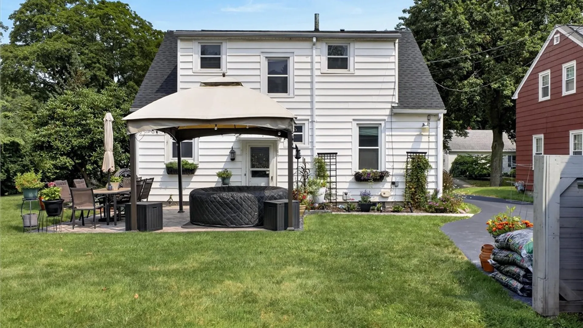 Property at 195 Winstead Road, Rochester, NY 14609 28
