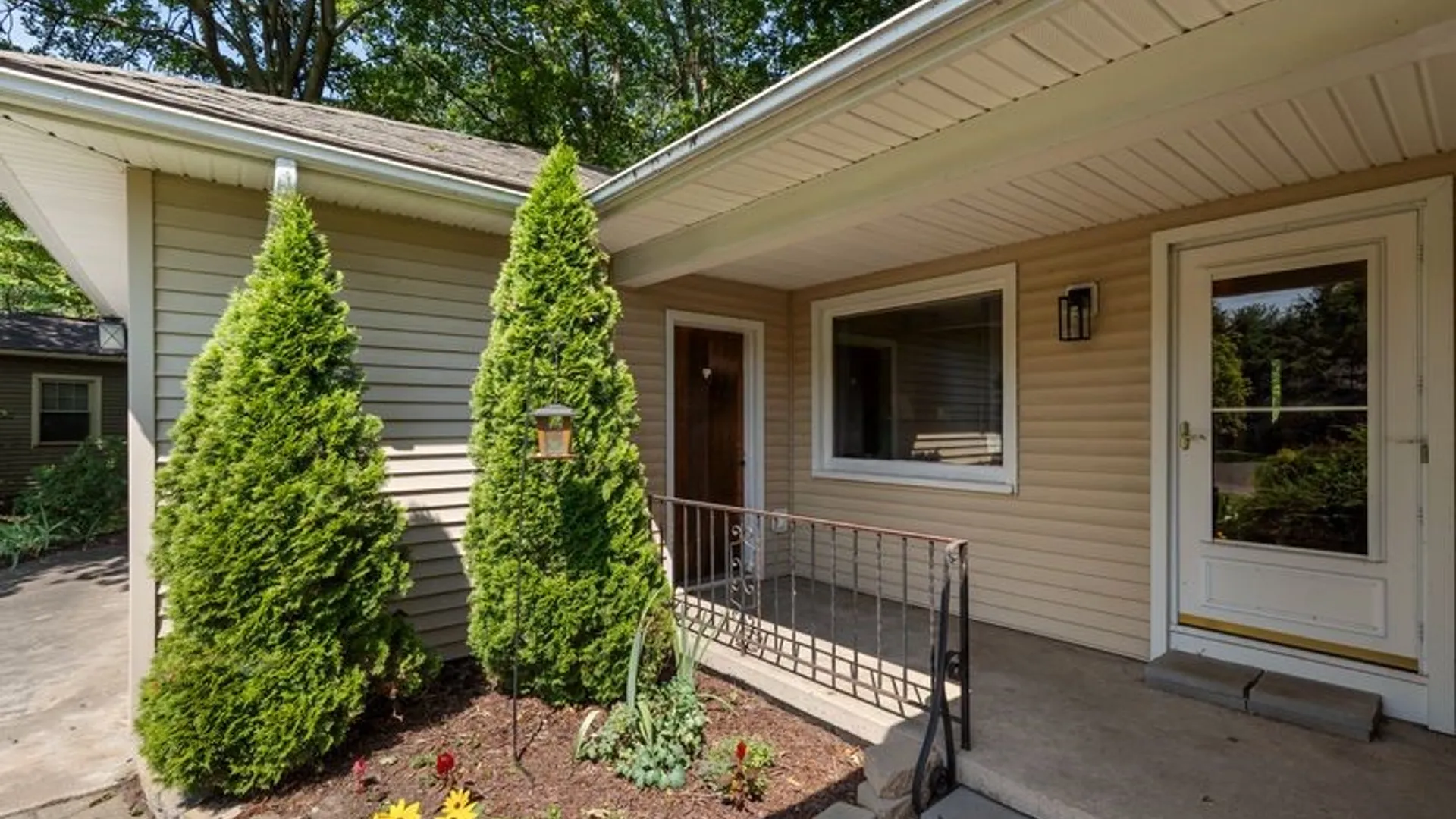 Property at 55 Briar Lane, Irondequoit, NY 14622 5